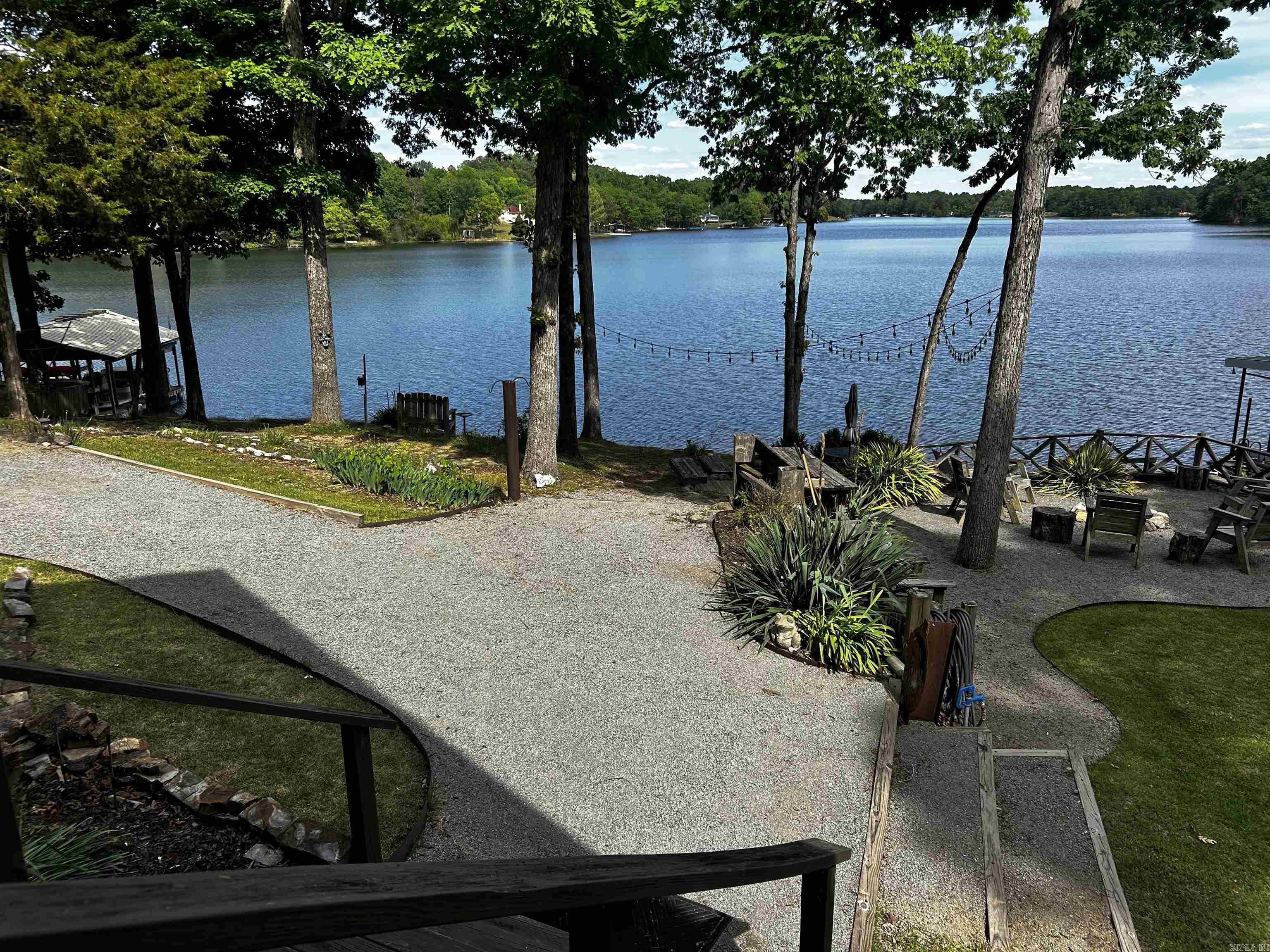 BRUSHY LAKE - Residential