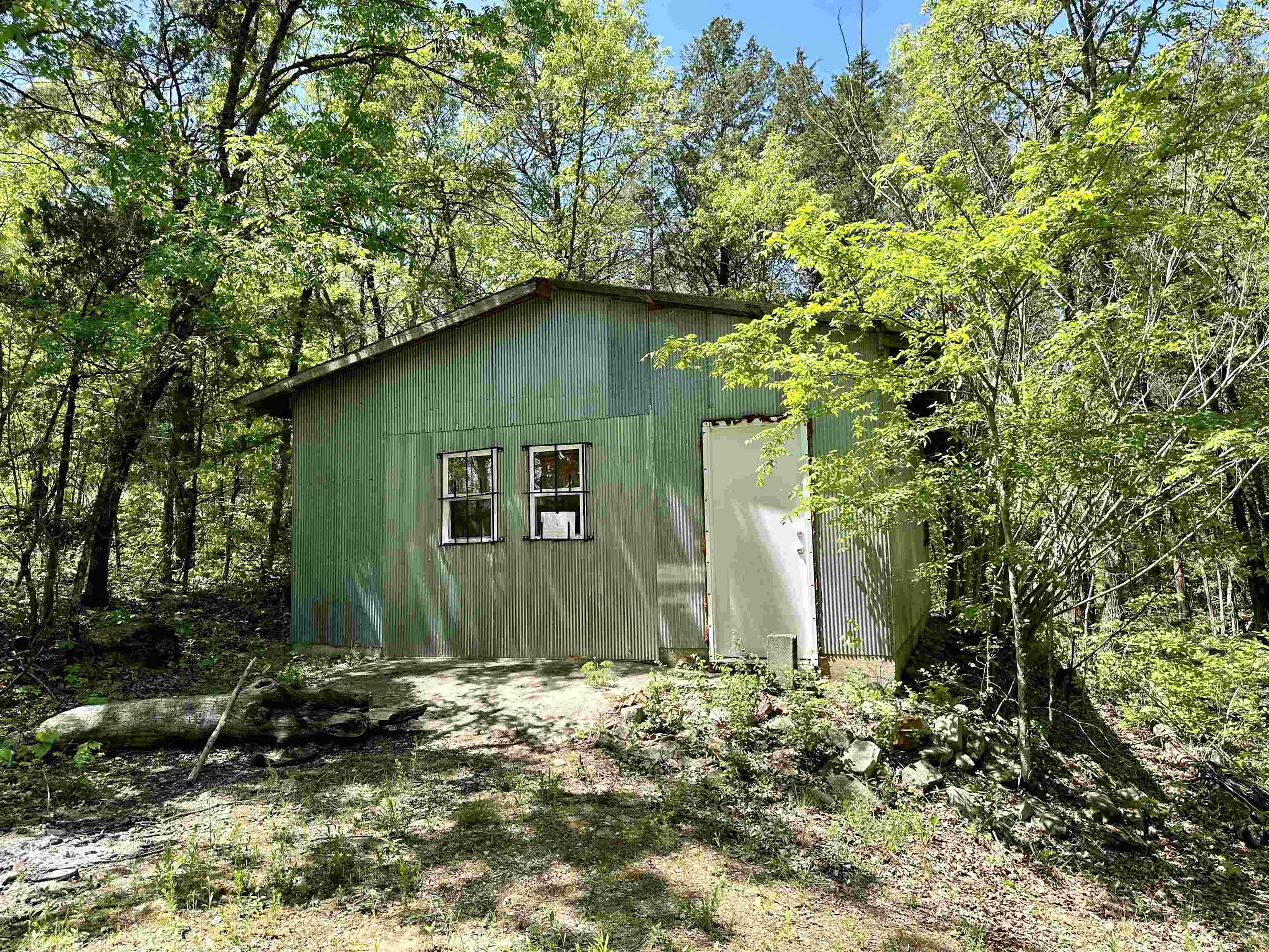 Metes & Bounds - Land