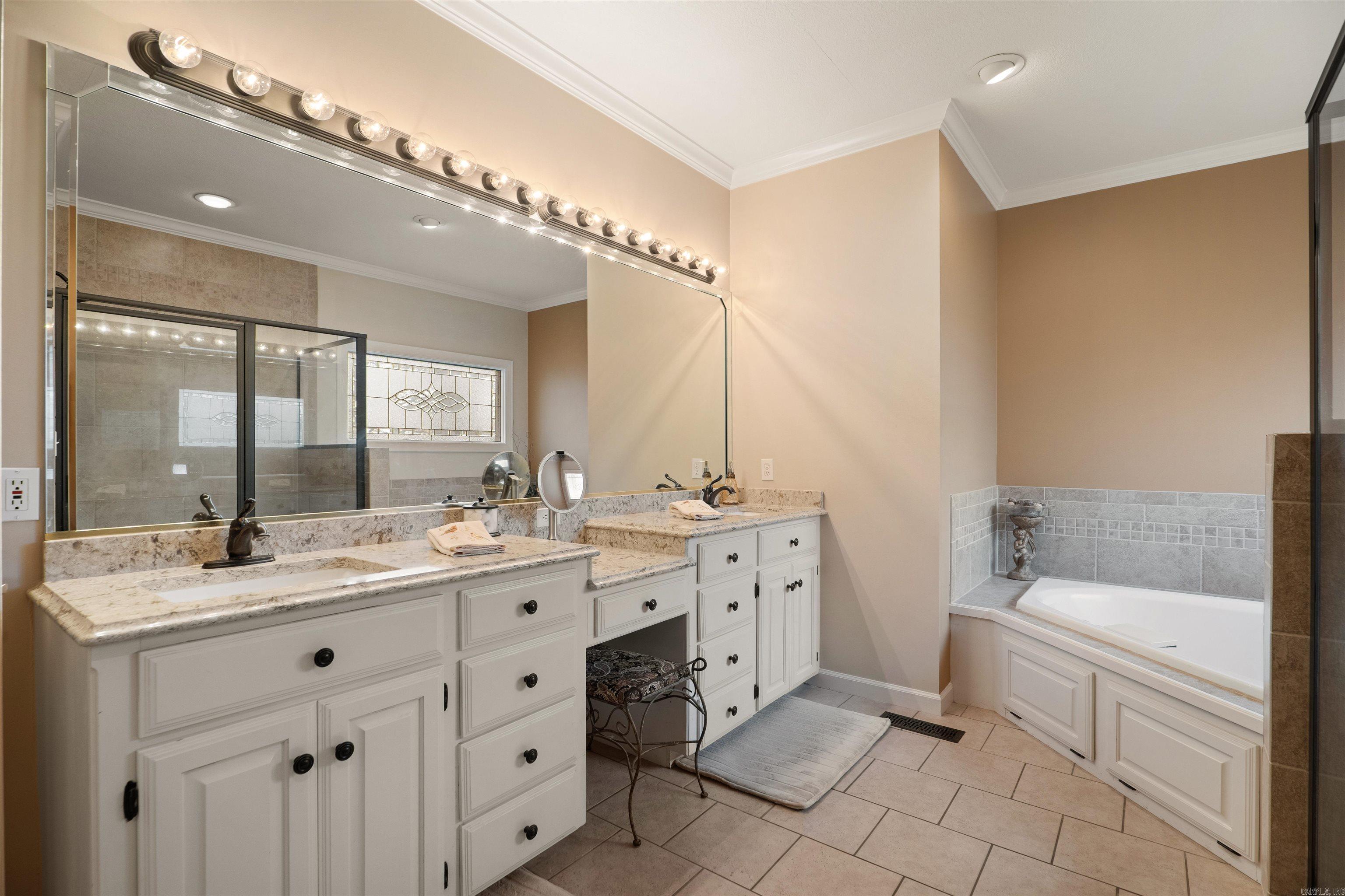 SOUTHRIDGE - Residential