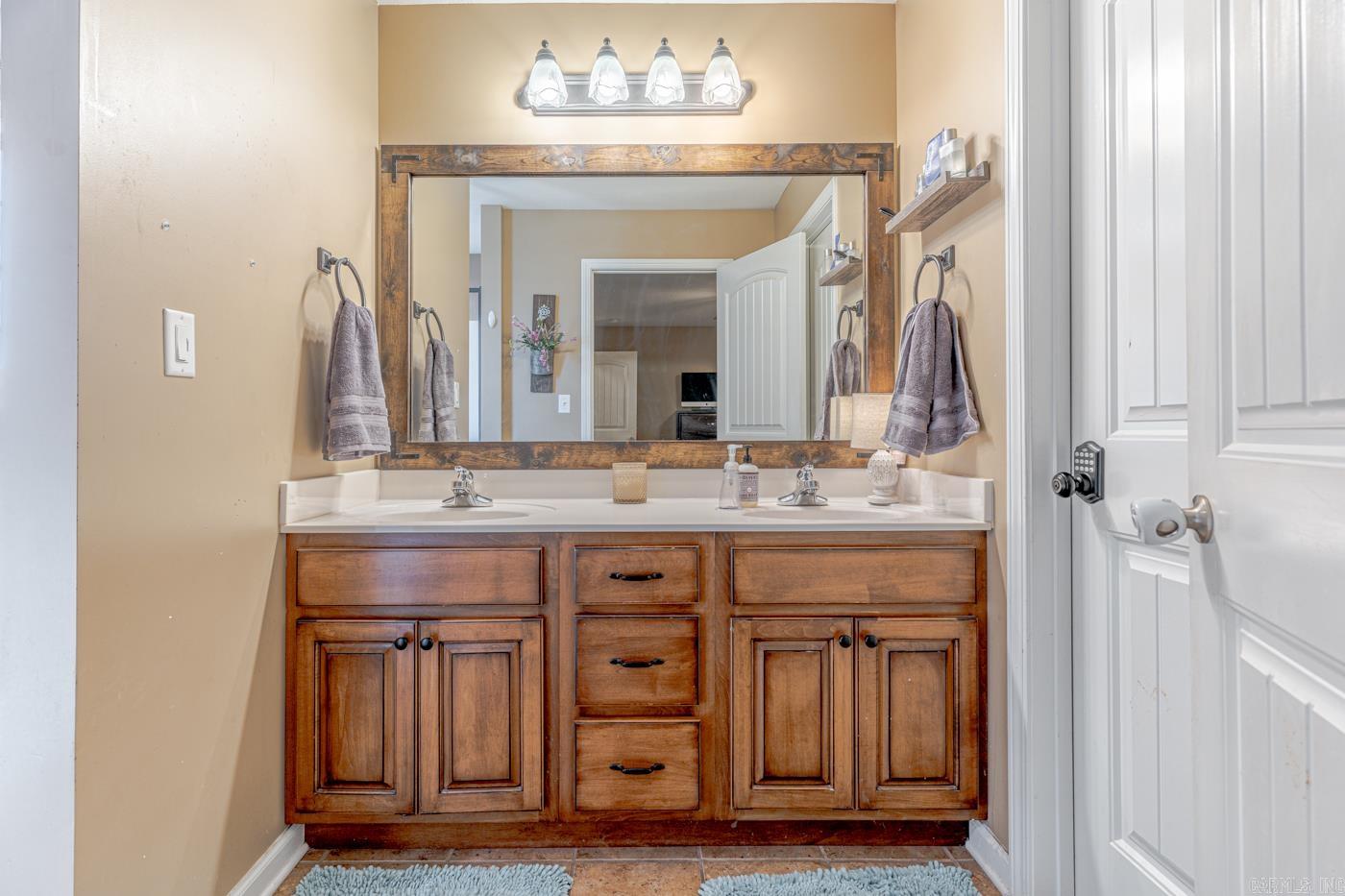 CARRIAGE HILL - Residential