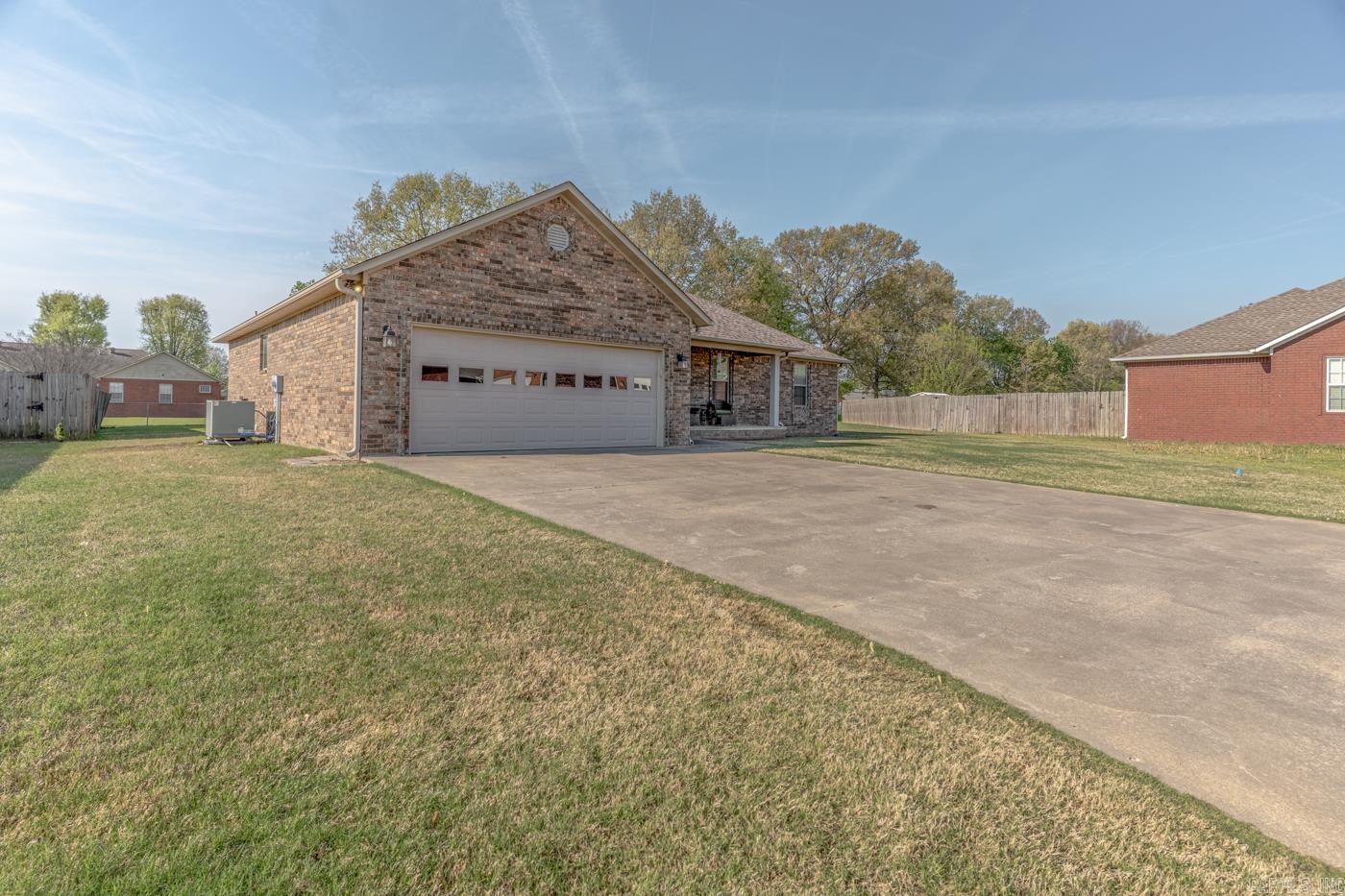 CARRIAGE HILL - Residential