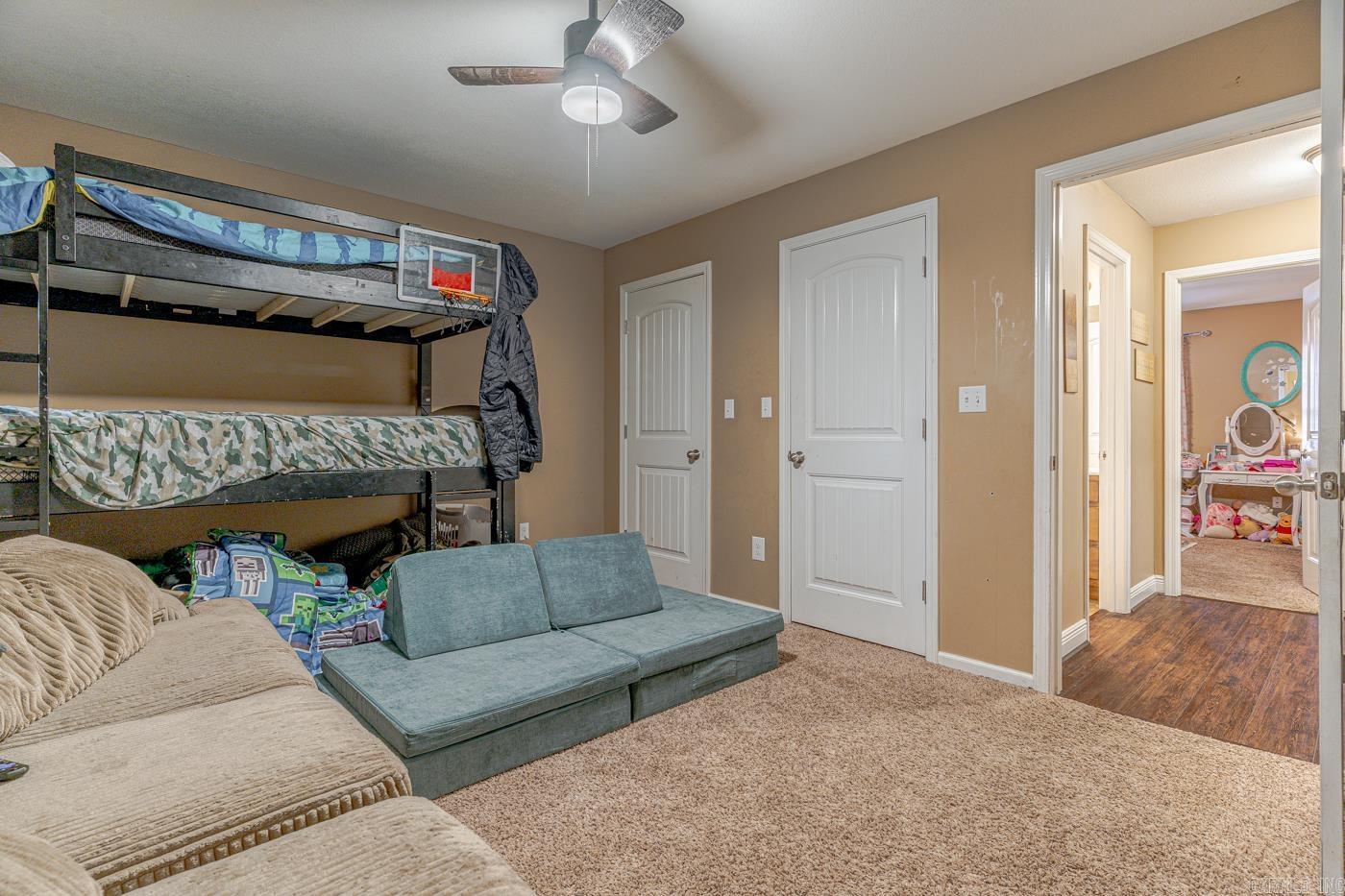 CARRIAGE HILL - Residential