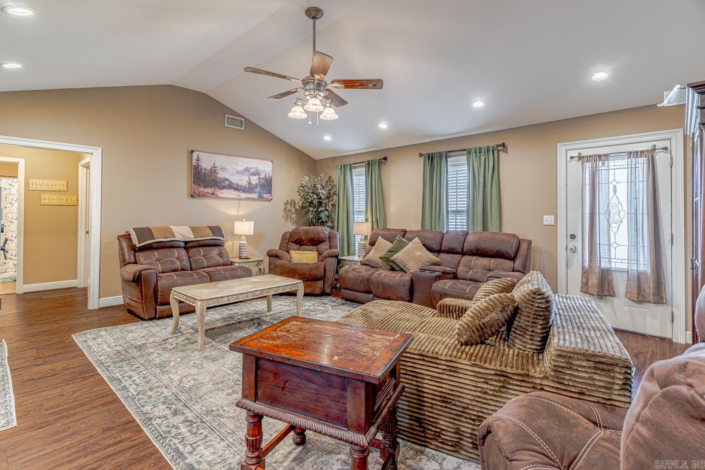 CARRIAGE HILL - Residential