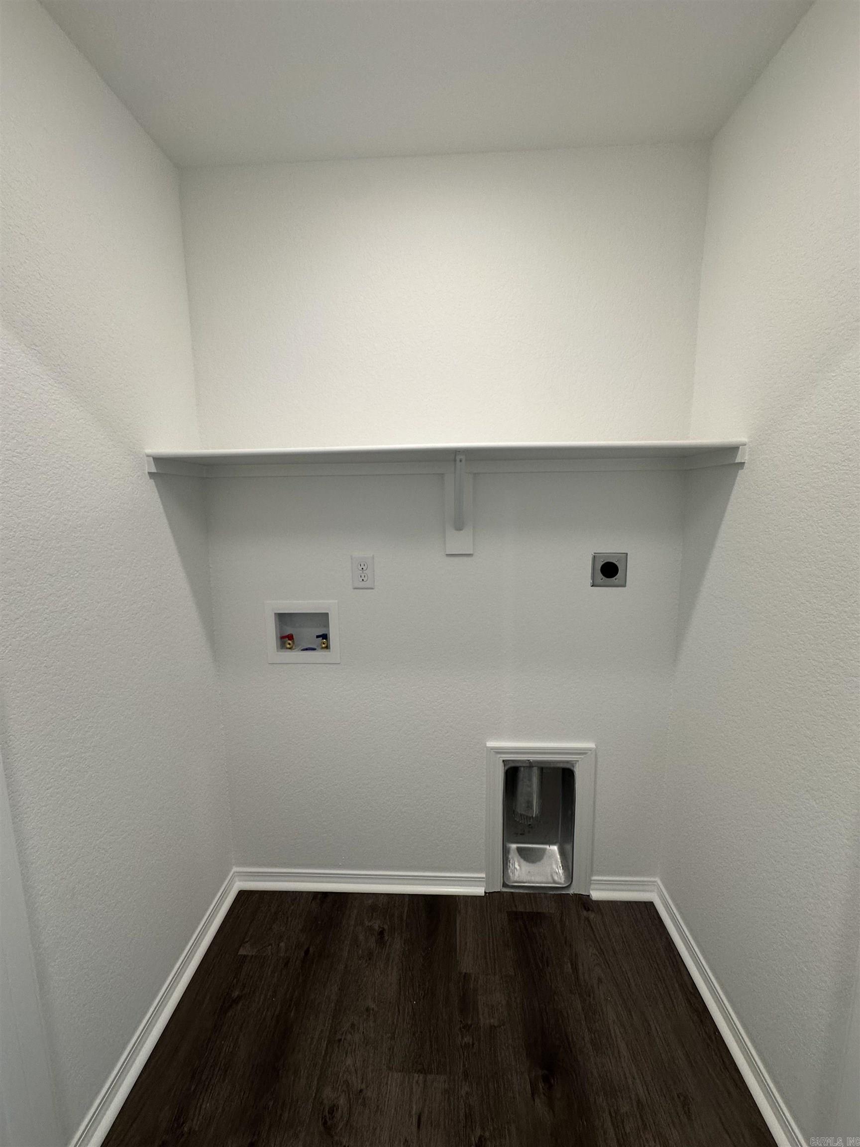 DEERFIELD ESTATES - Residential