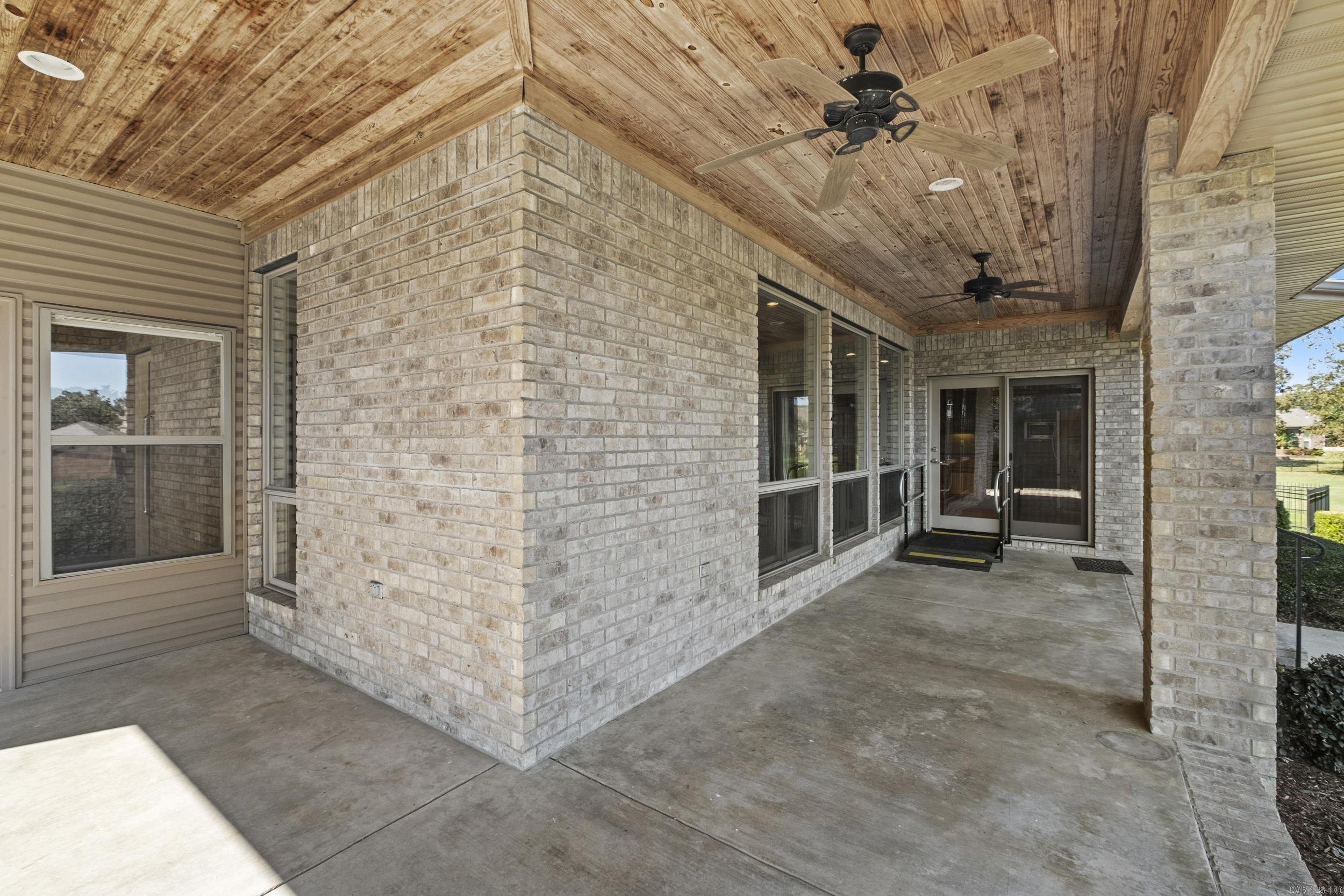 MILLERS CROSSING - Residential