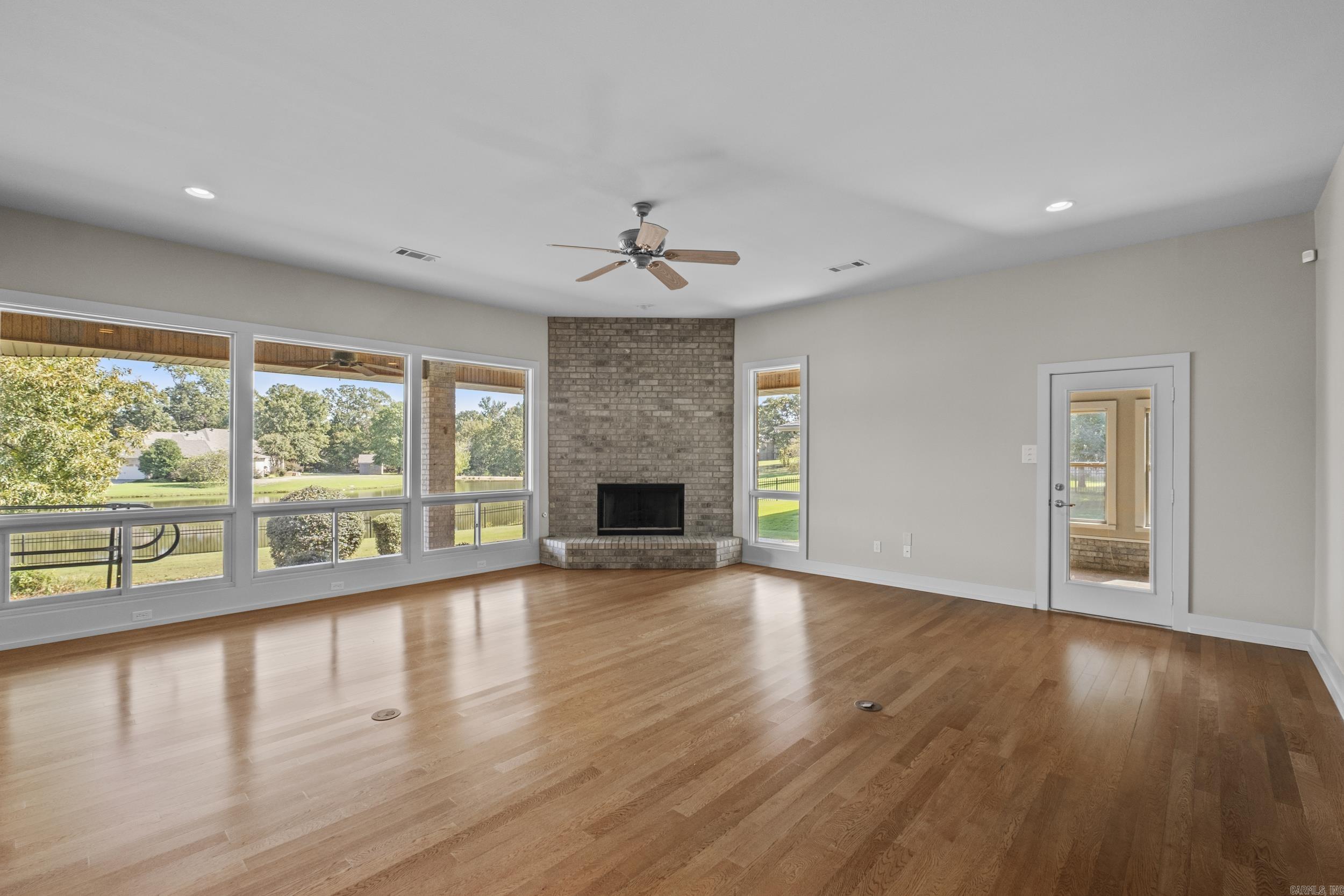 MILLERS CROSSING - Residential