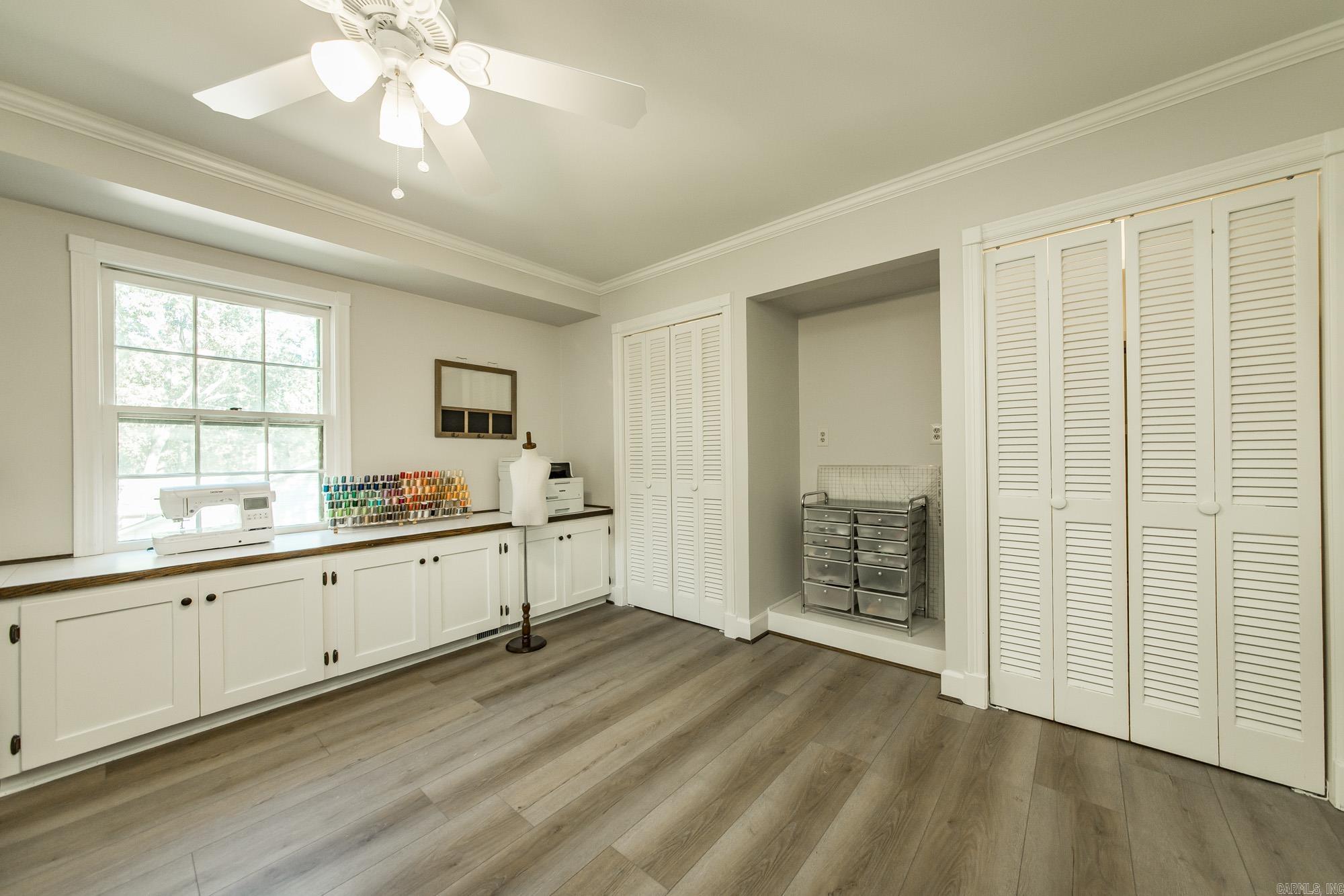 LEAWOOD HEIGHTS - Residential
