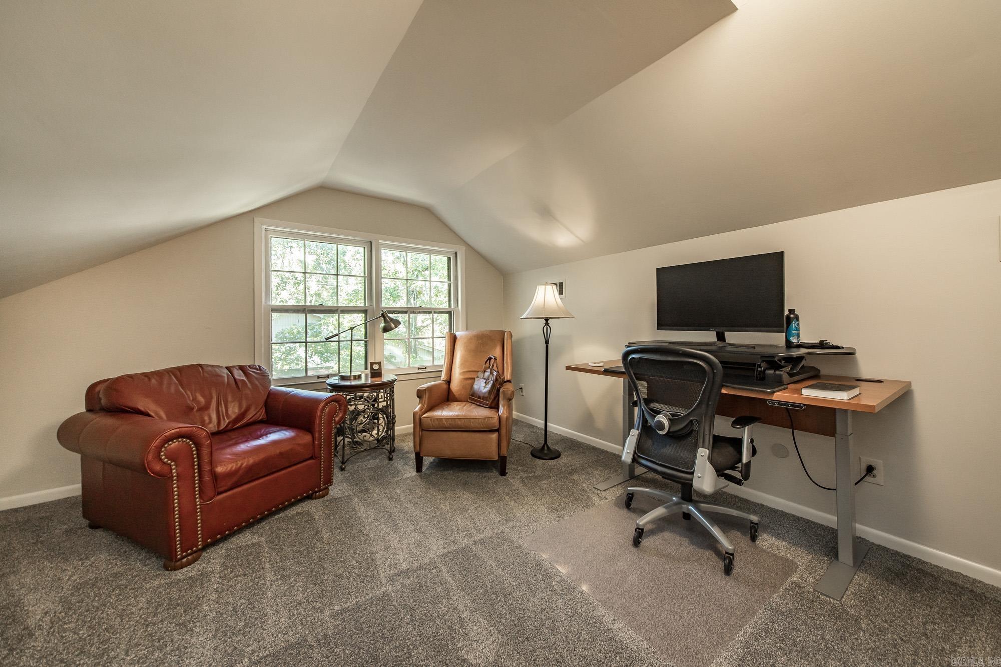 LEAWOOD HEIGHTS - Residential