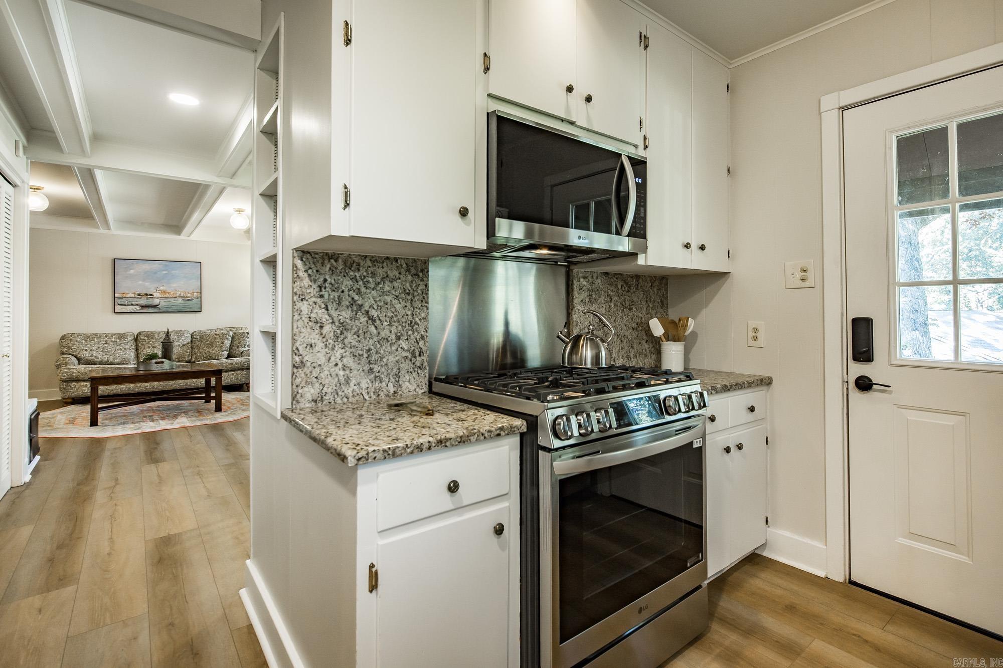 LEAWOOD HEIGHTS - Residential
