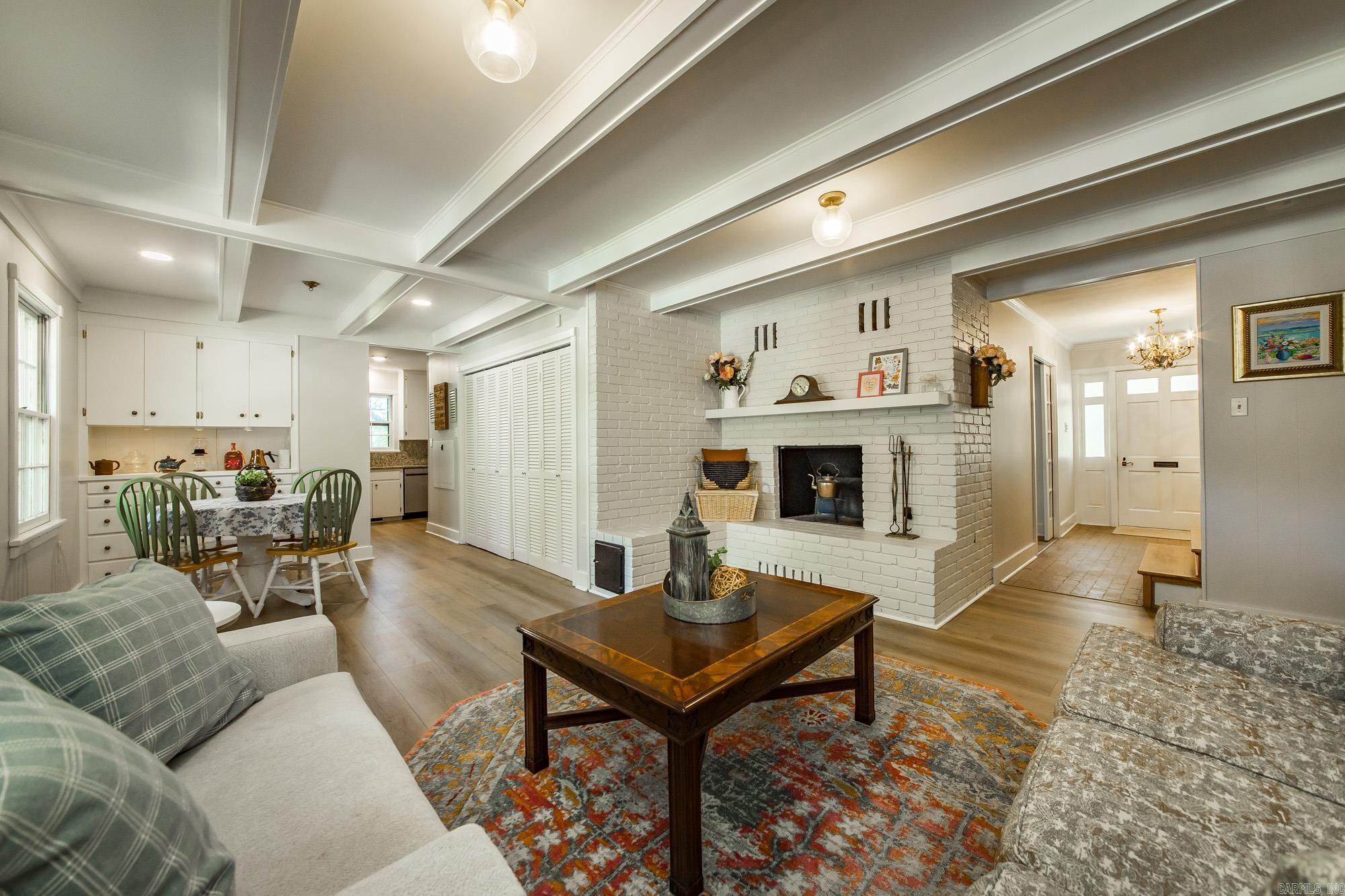 LEAWOOD HEIGHTS - Residential