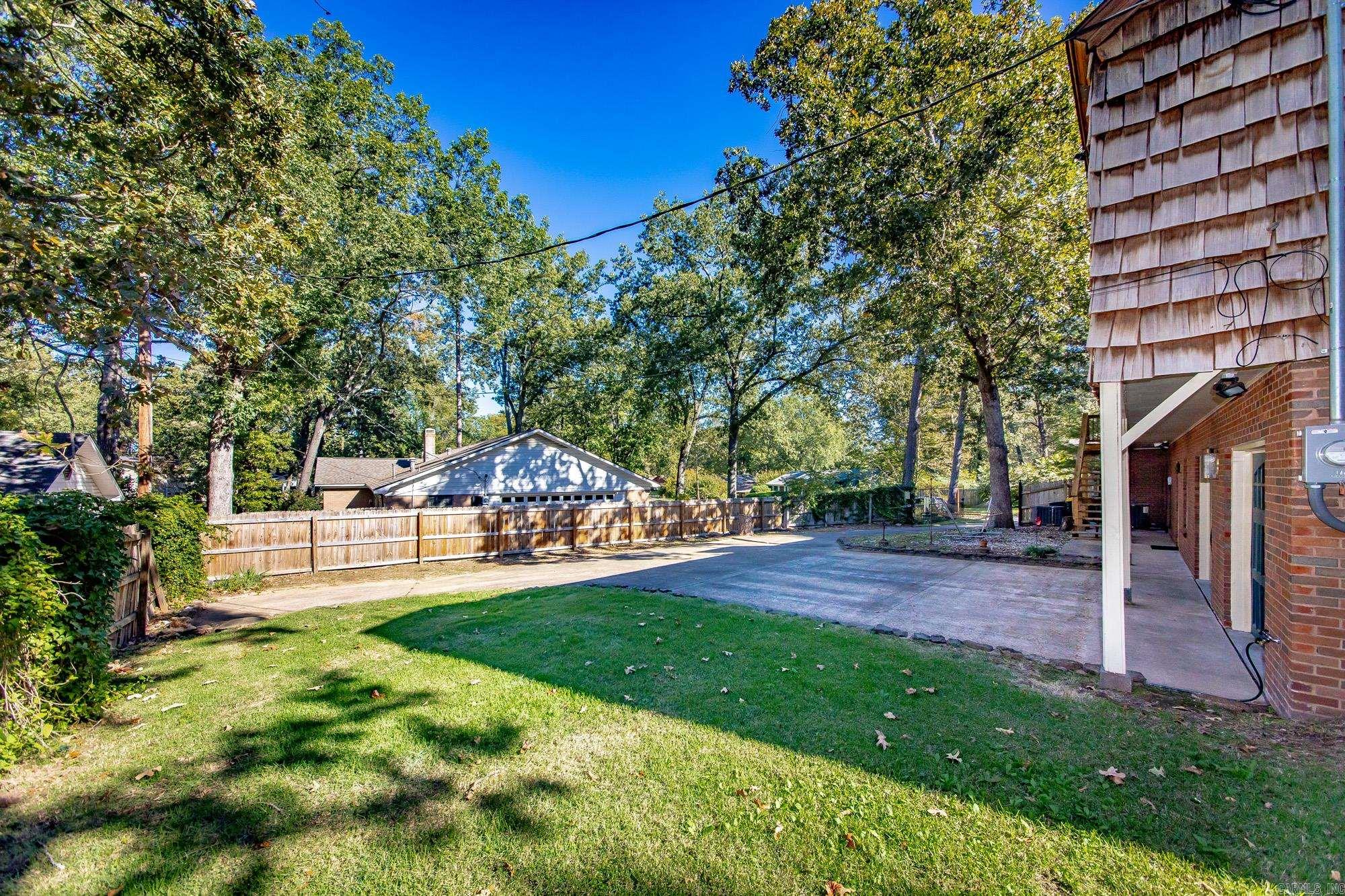 LEAWOOD HEIGHTS - Residential