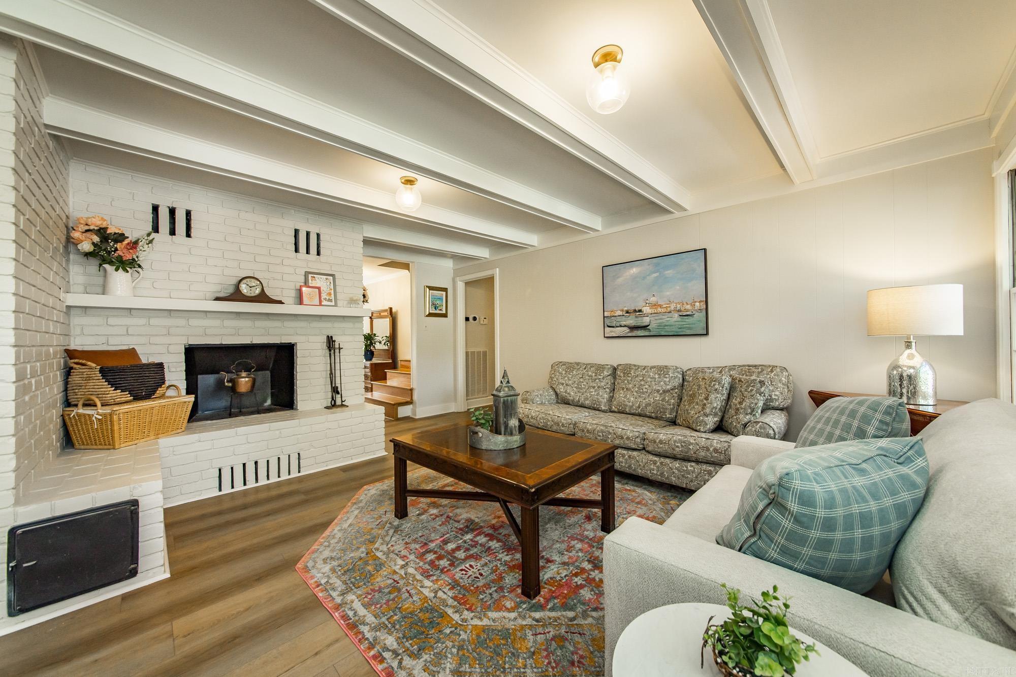 LEAWOOD HEIGHTS - Residential