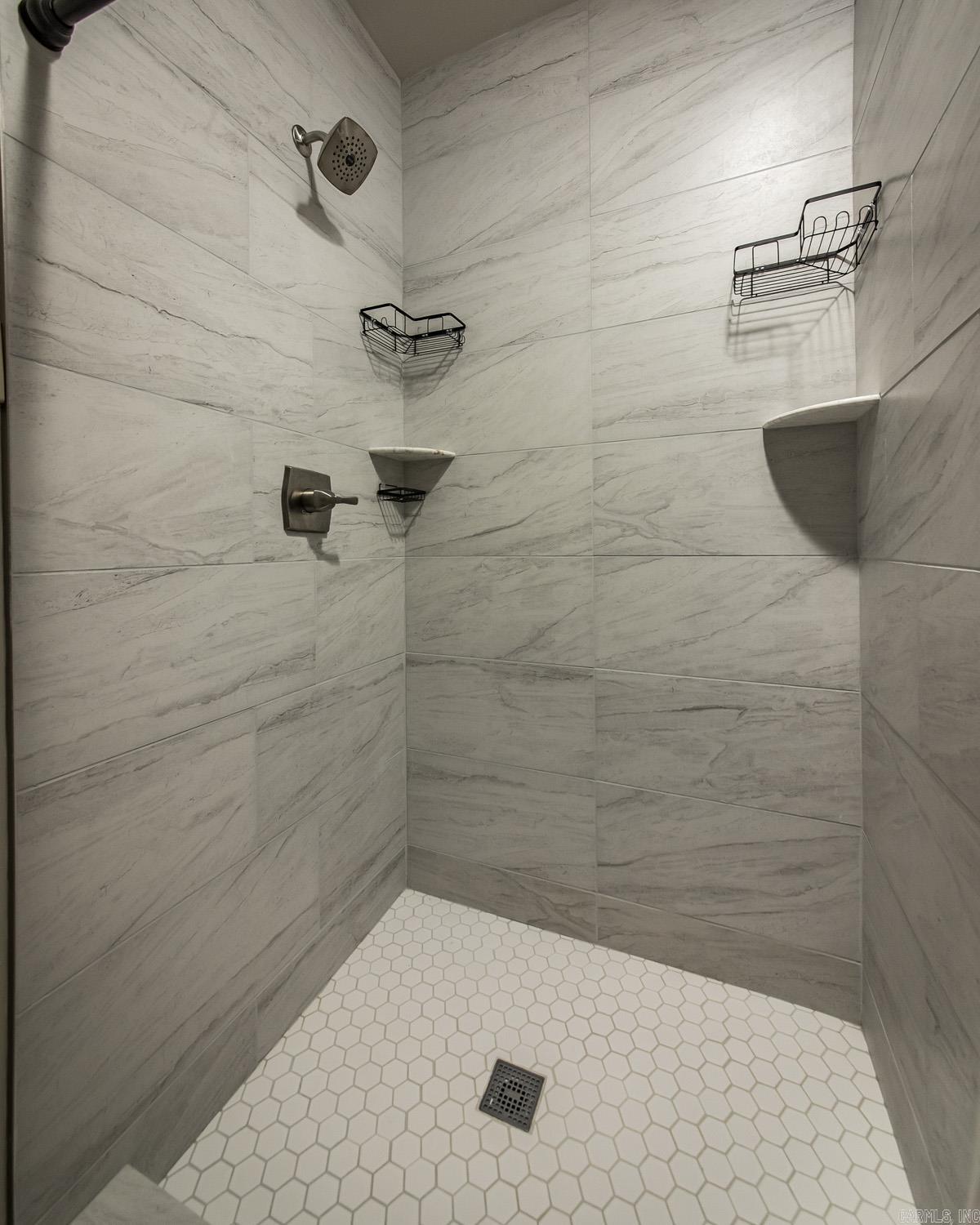 LEAWOOD HEIGHTS - Residential