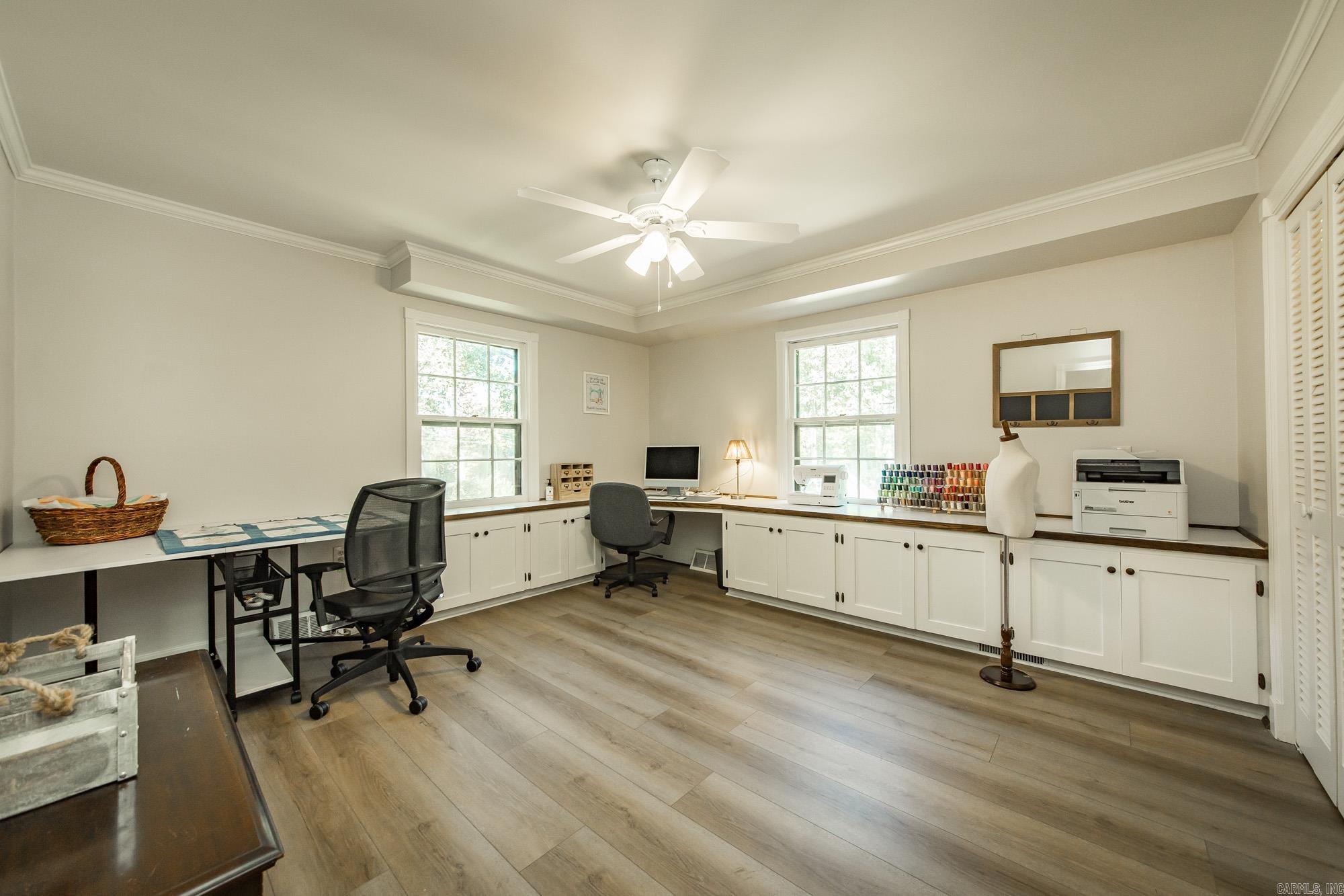 LEAWOOD HEIGHTS - Residential