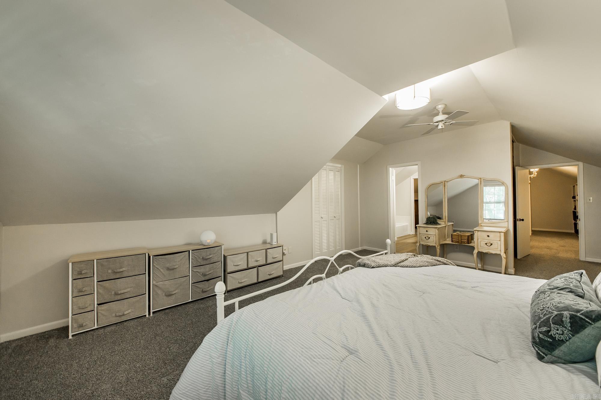 LEAWOOD HEIGHTS - Residential