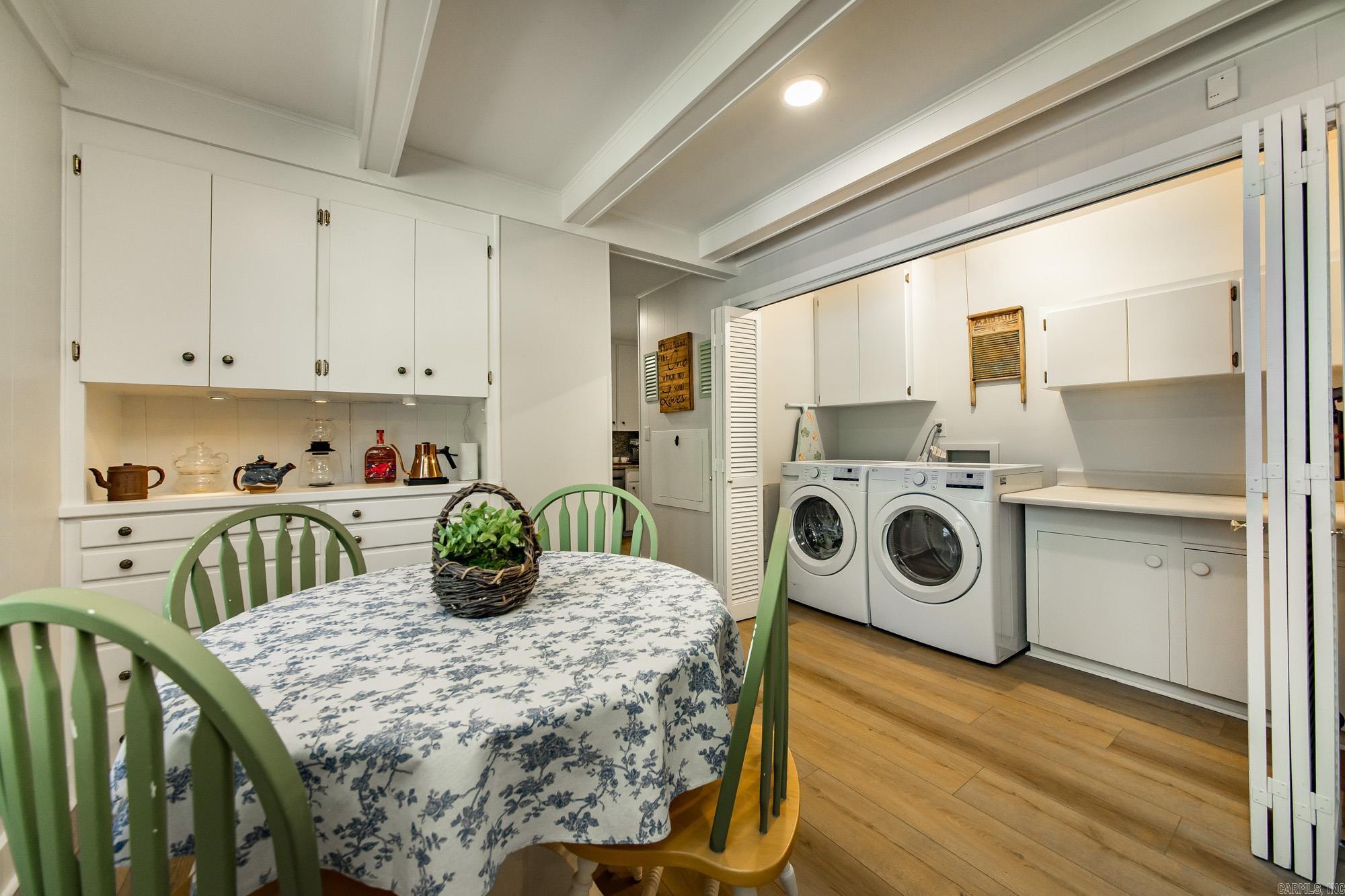 LEAWOOD HEIGHTS - Residential