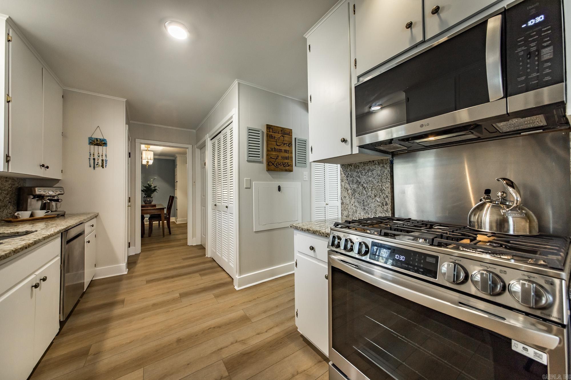 LEAWOOD HEIGHTS - Residential