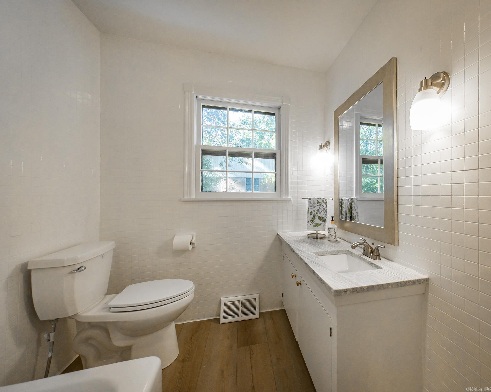 LEAWOOD HEIGHTS - Residential