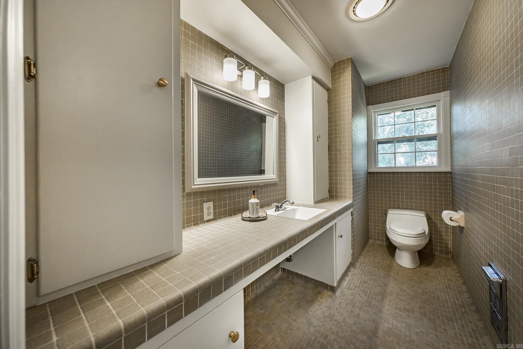 LEAWOOD HEIGHTS - Residential