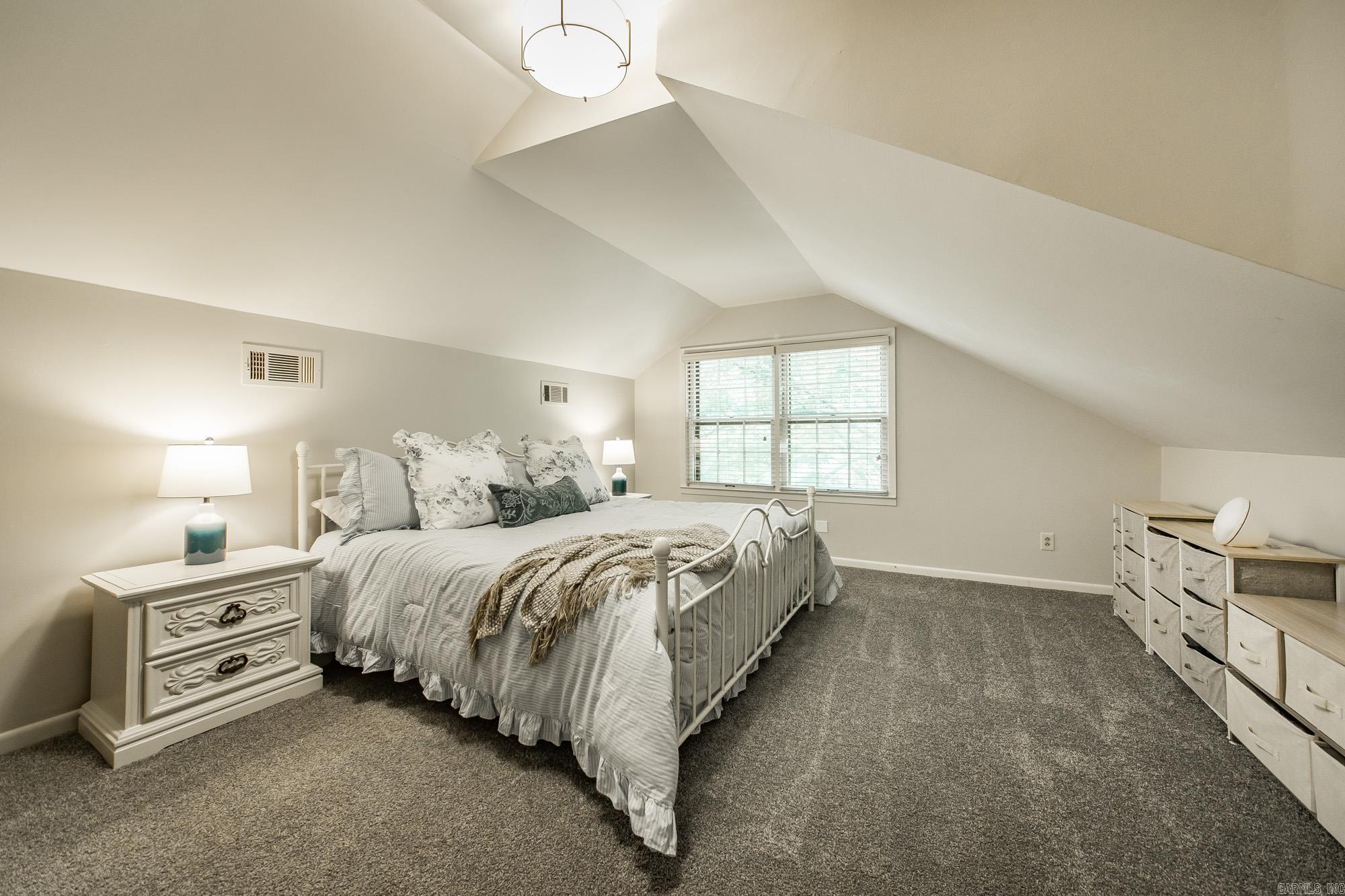 LEAWOOD HEIGHTS - Residential