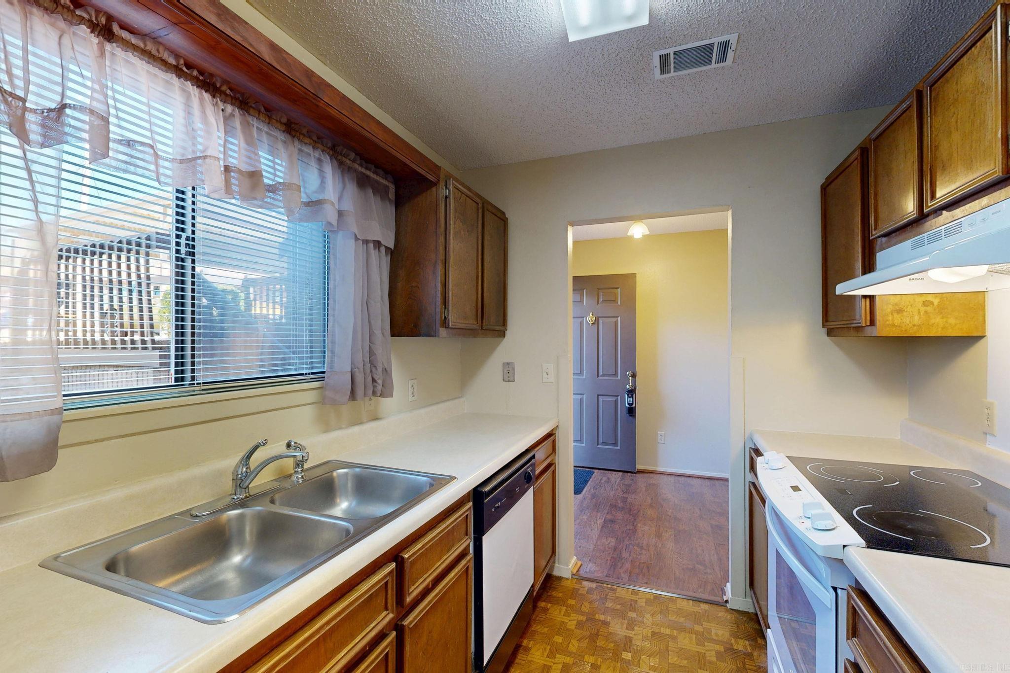 WILLOWBROOK TERRACE HPR - Residential