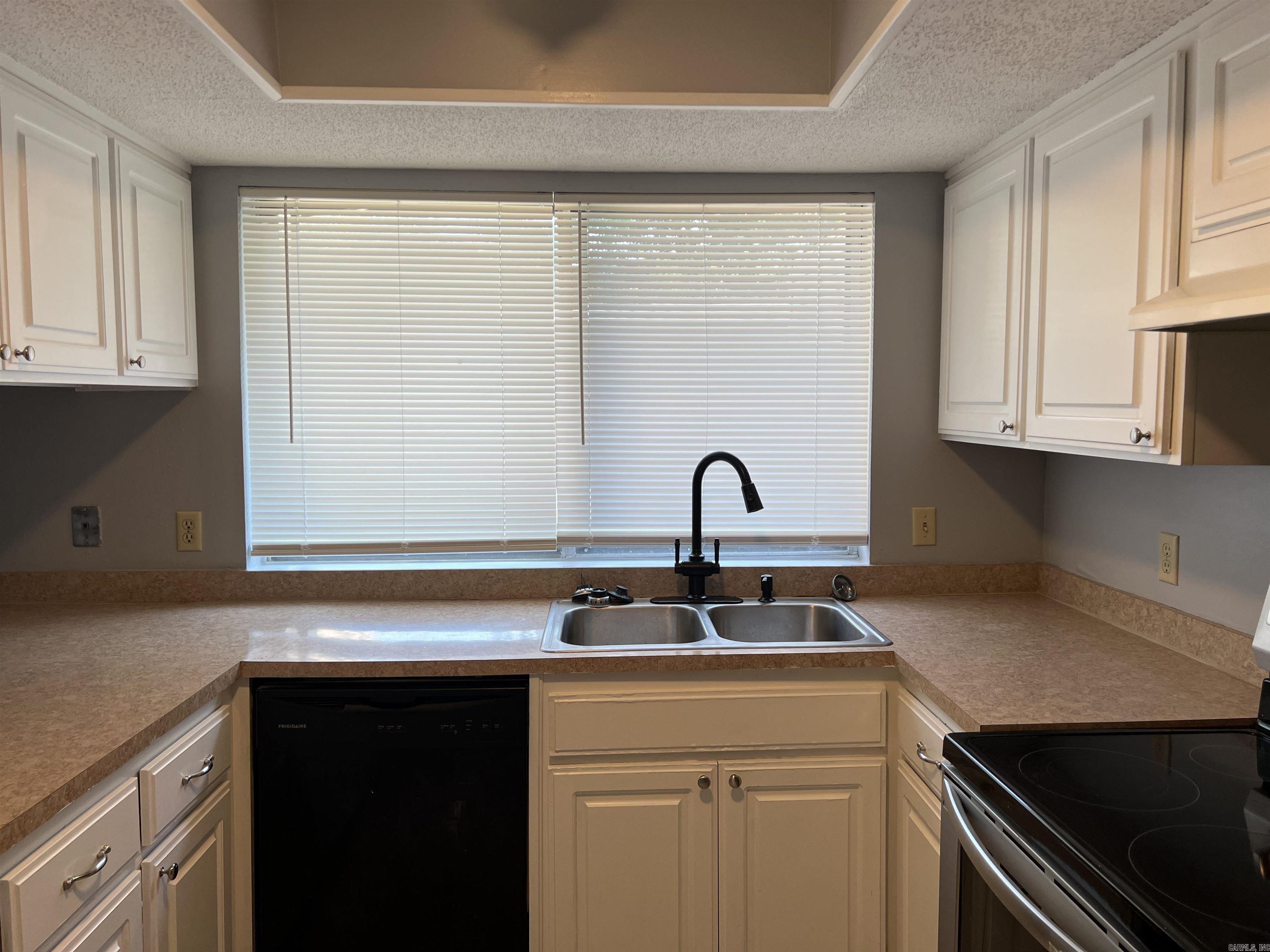 GREENBRIAR HORZ PROP REGIME - Residential