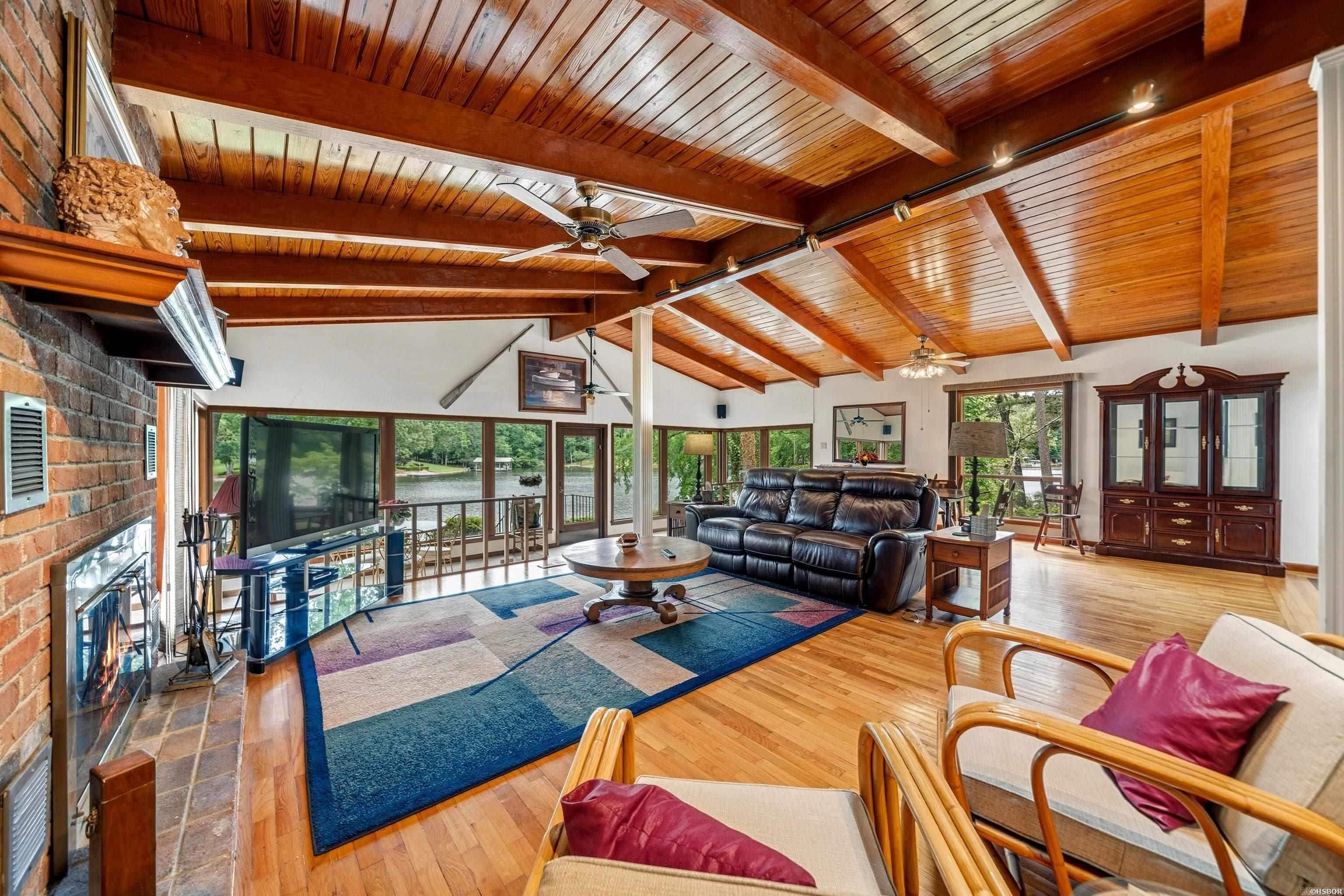 LAKECREST - Residential