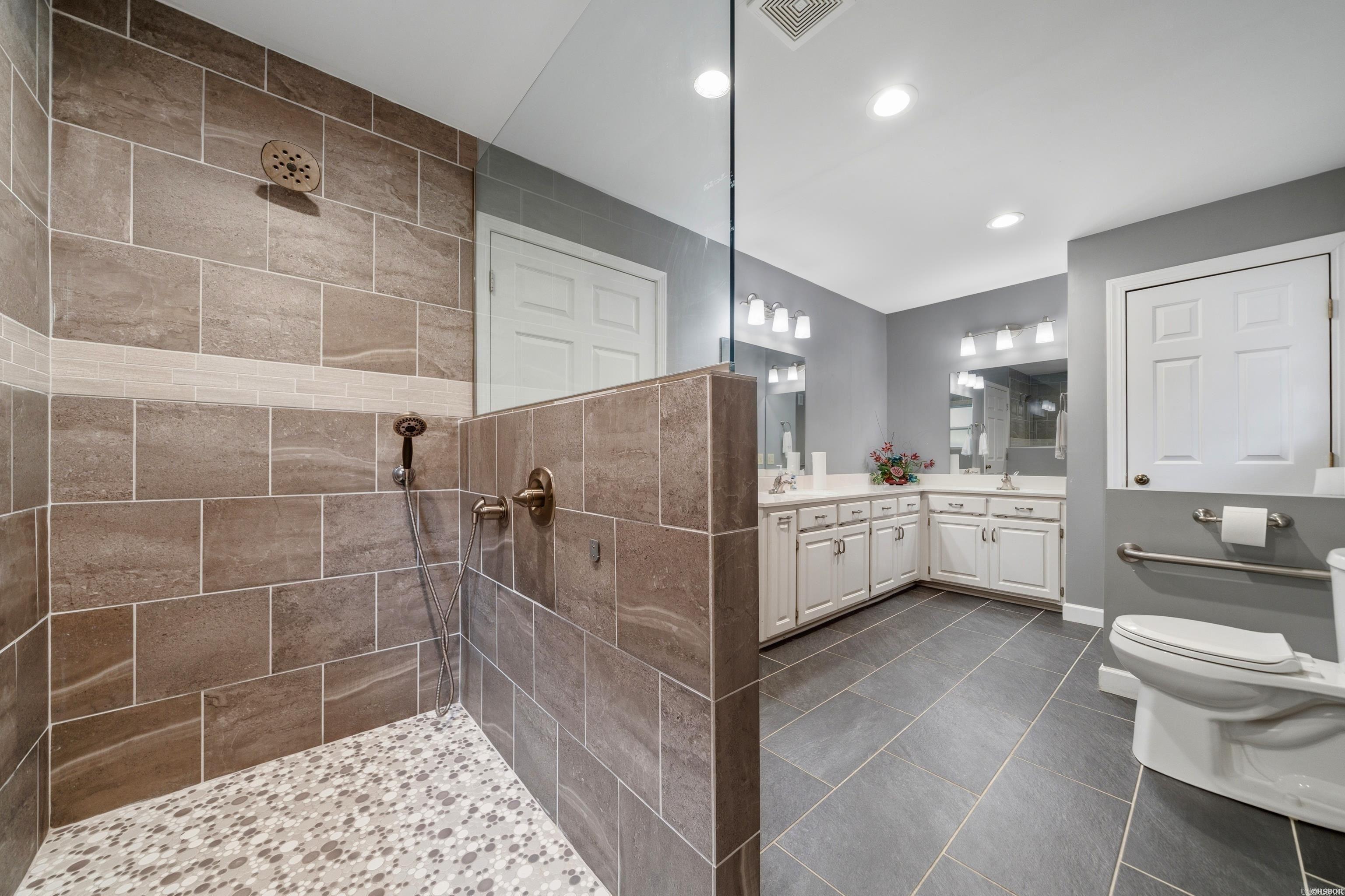 LAKECREST - Residential