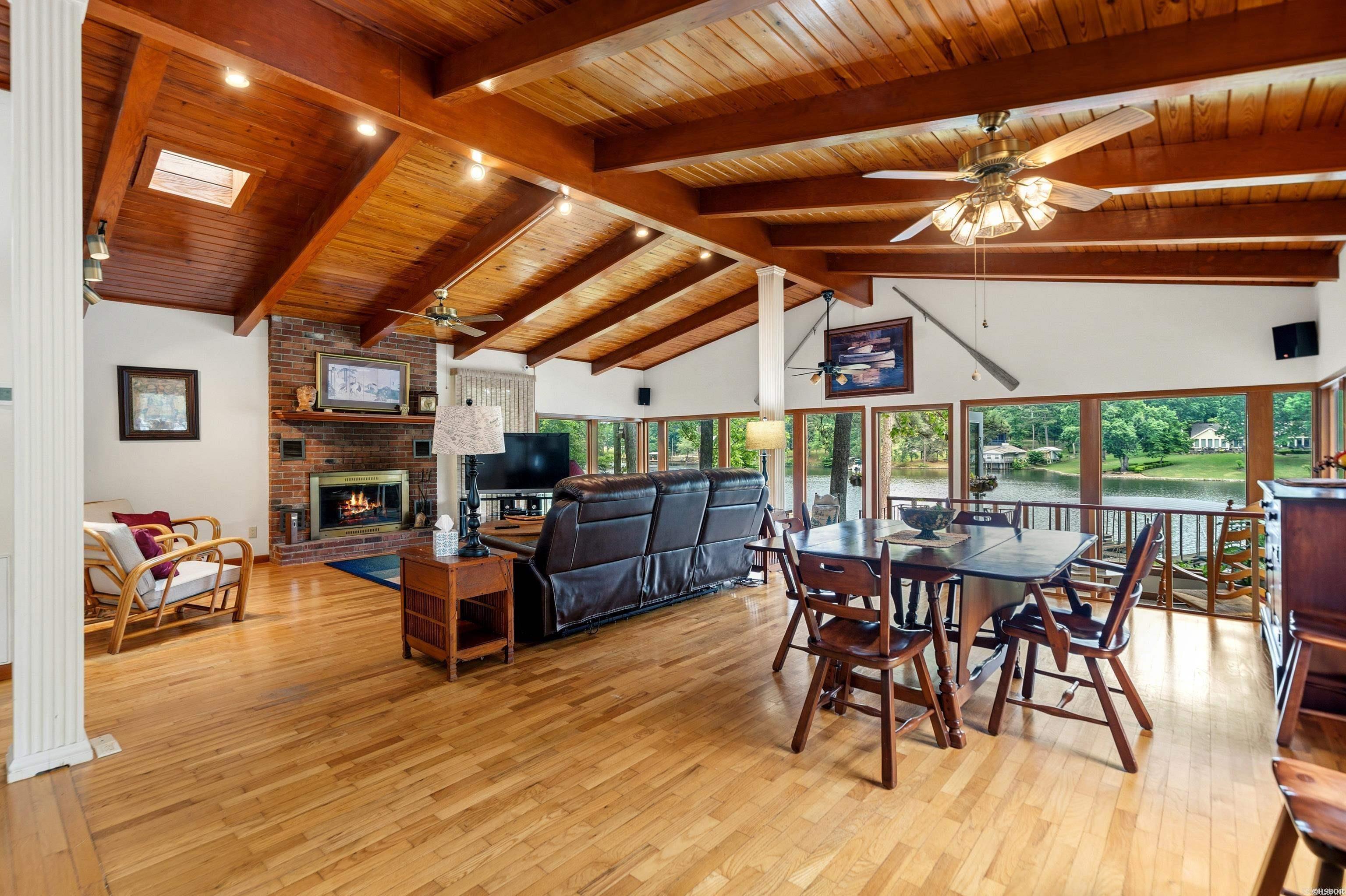 LAKECREST - Residential