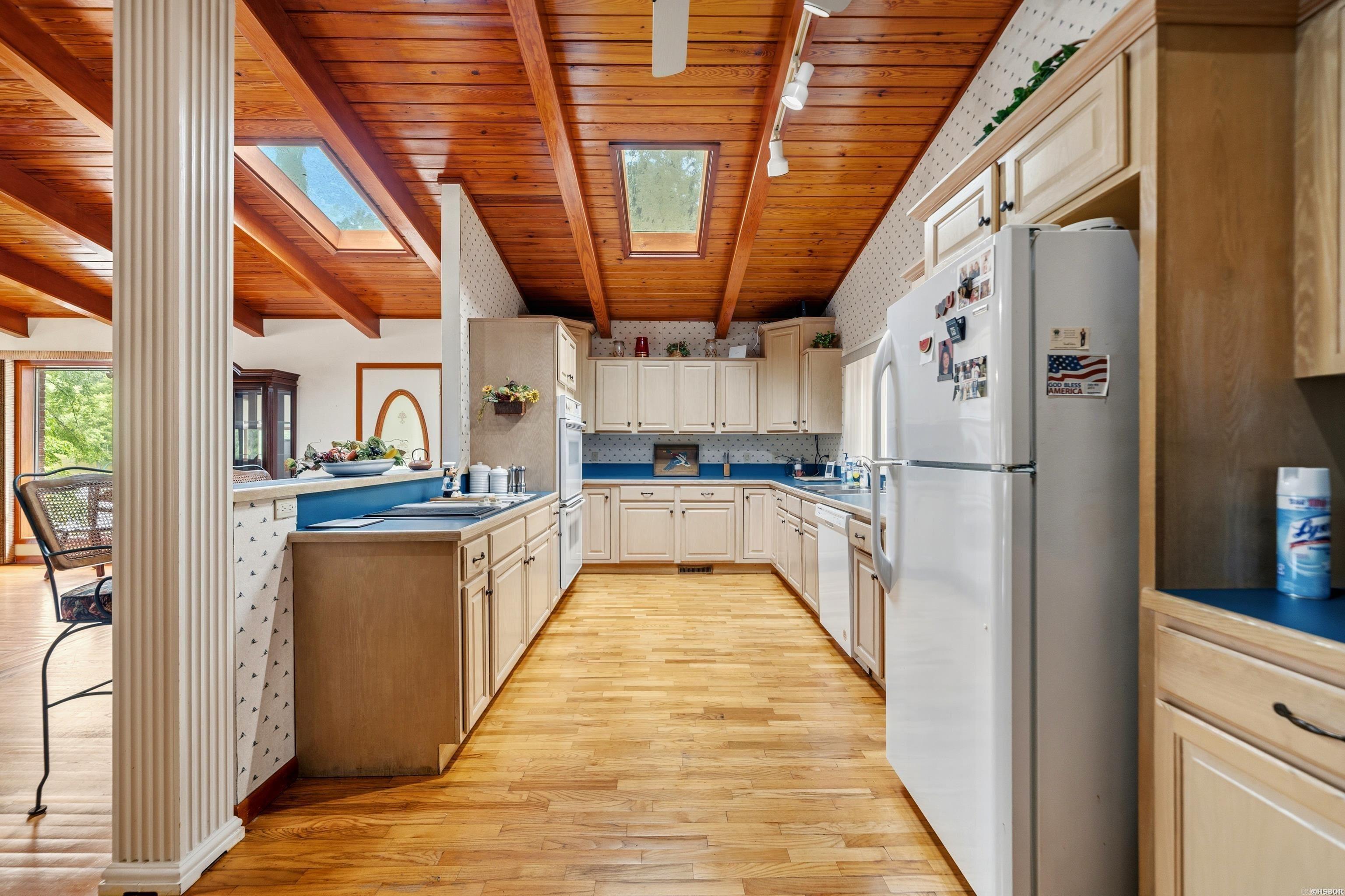 LAKECREST - Residential