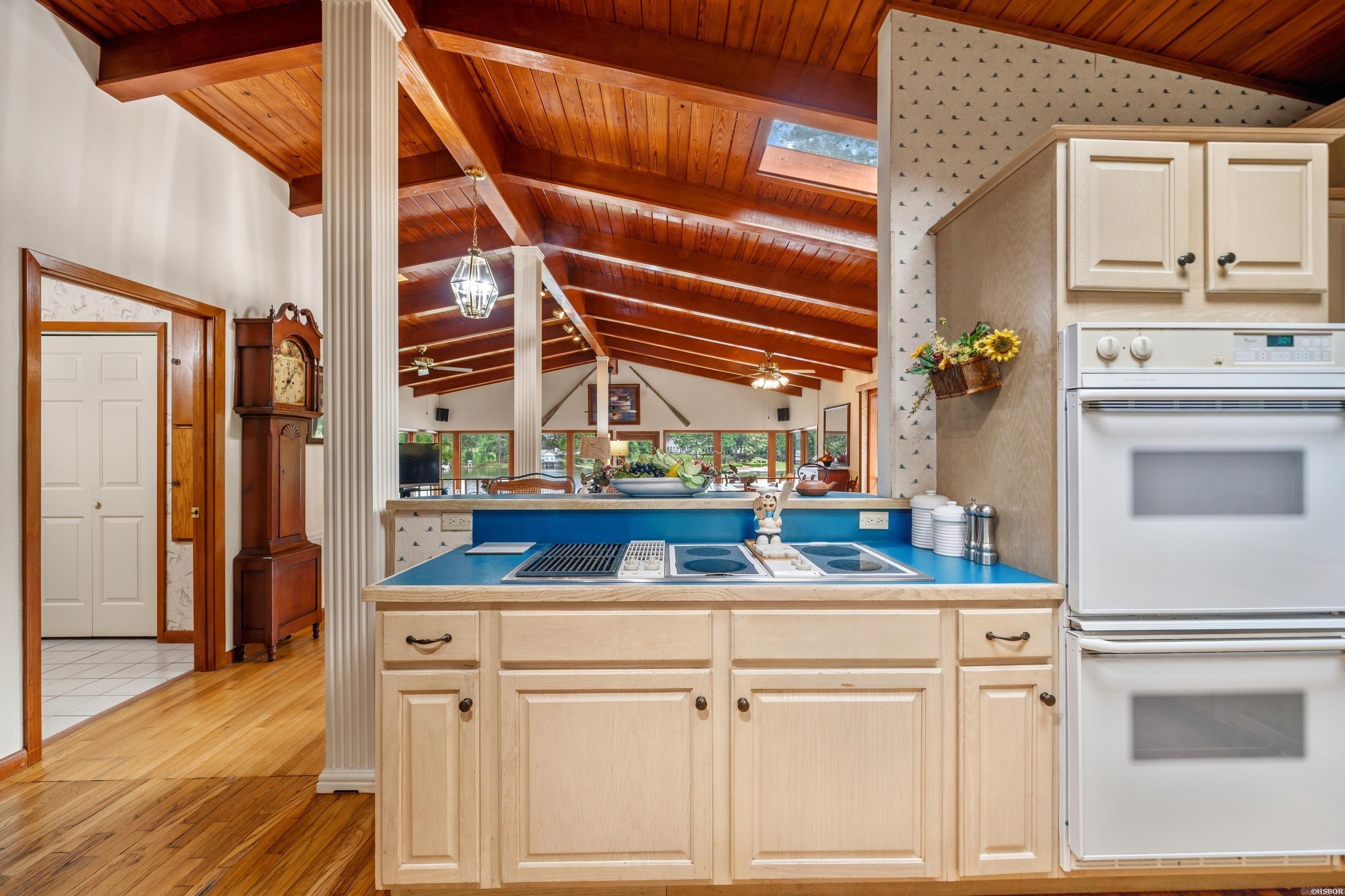 LAKECREST - Residential