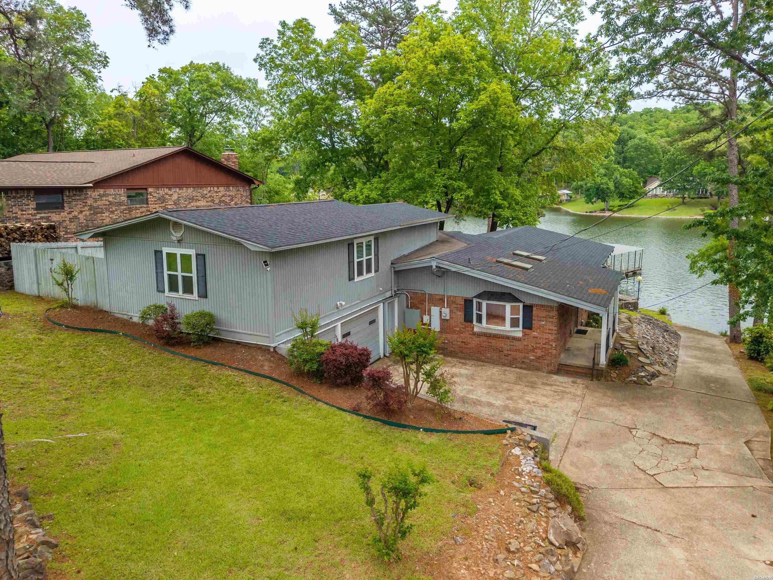 LAKECREST - Residential
