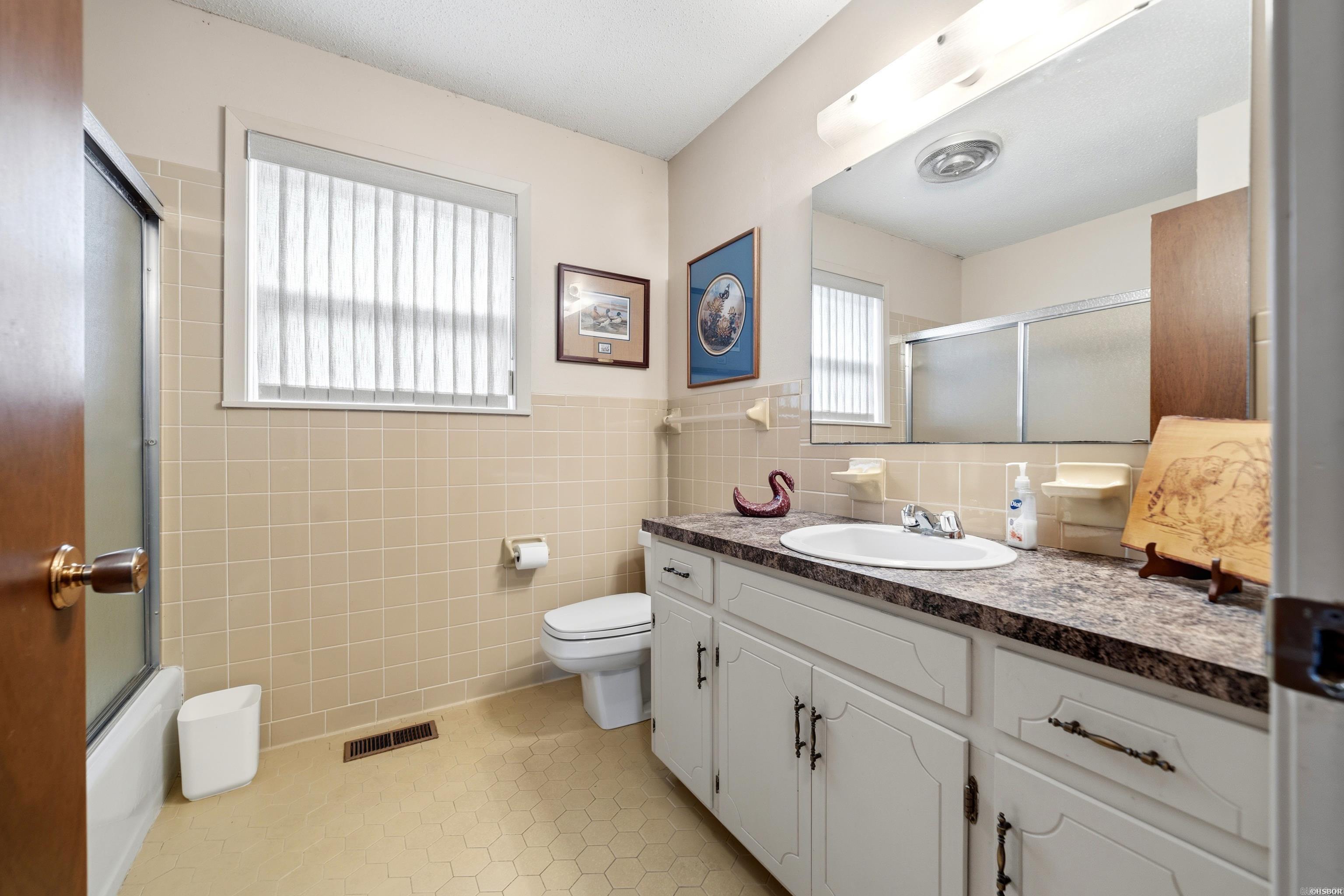 LAKECREST - Residential