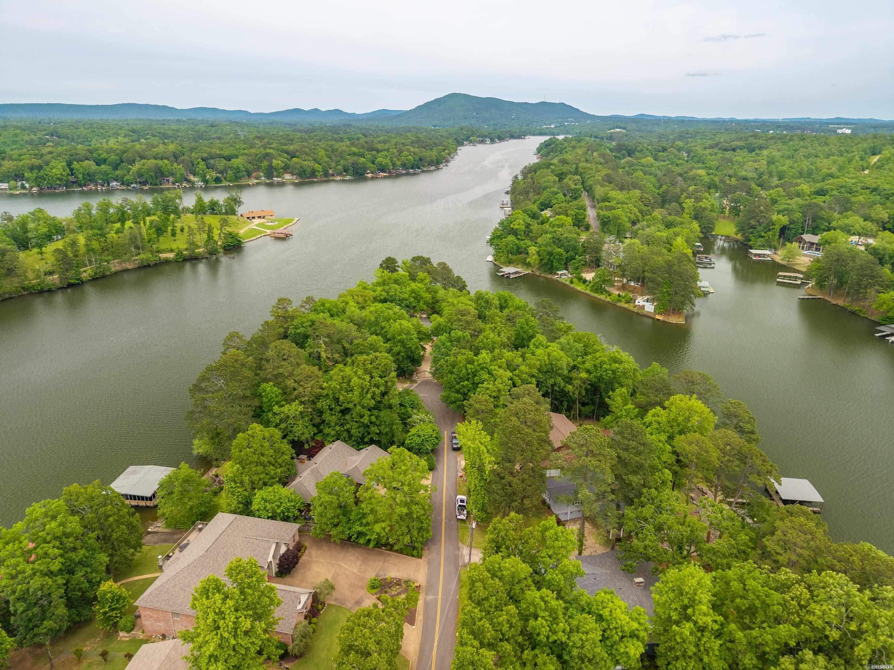 LAKECREST - Residential