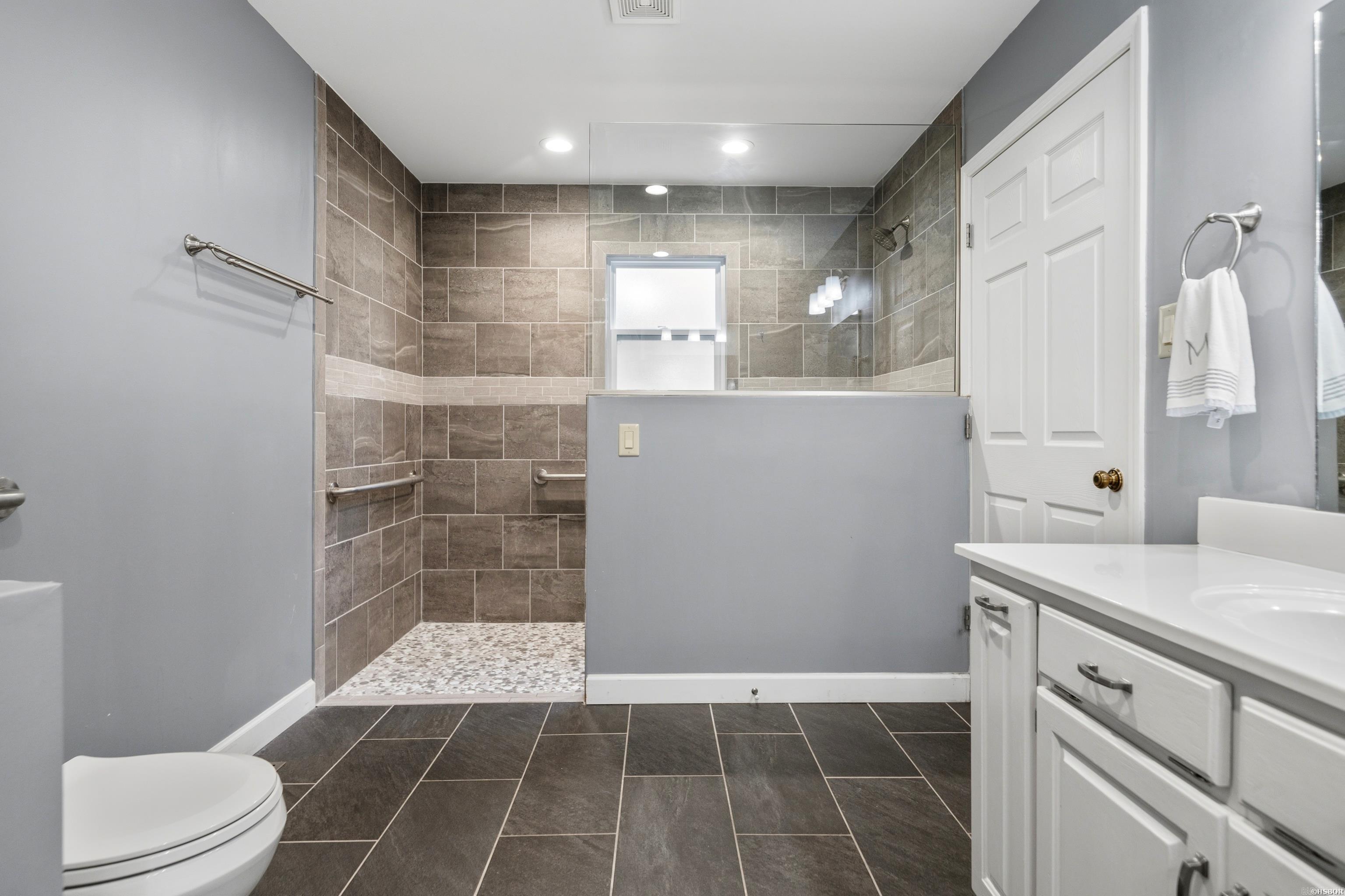LAKECREST - Residential