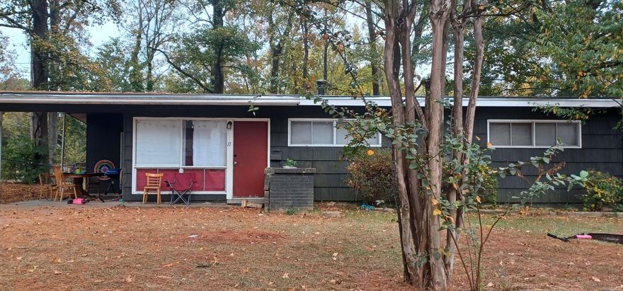 Nice Mid-Century Modern 3 bed, 1.5 bath home in Meadowcliff neighborhood.  New roof and electrical upgrades 2020.  Water heater and AC 2019.  Refreshed Dec 2025 and move-in ready. Agents, see remarks!