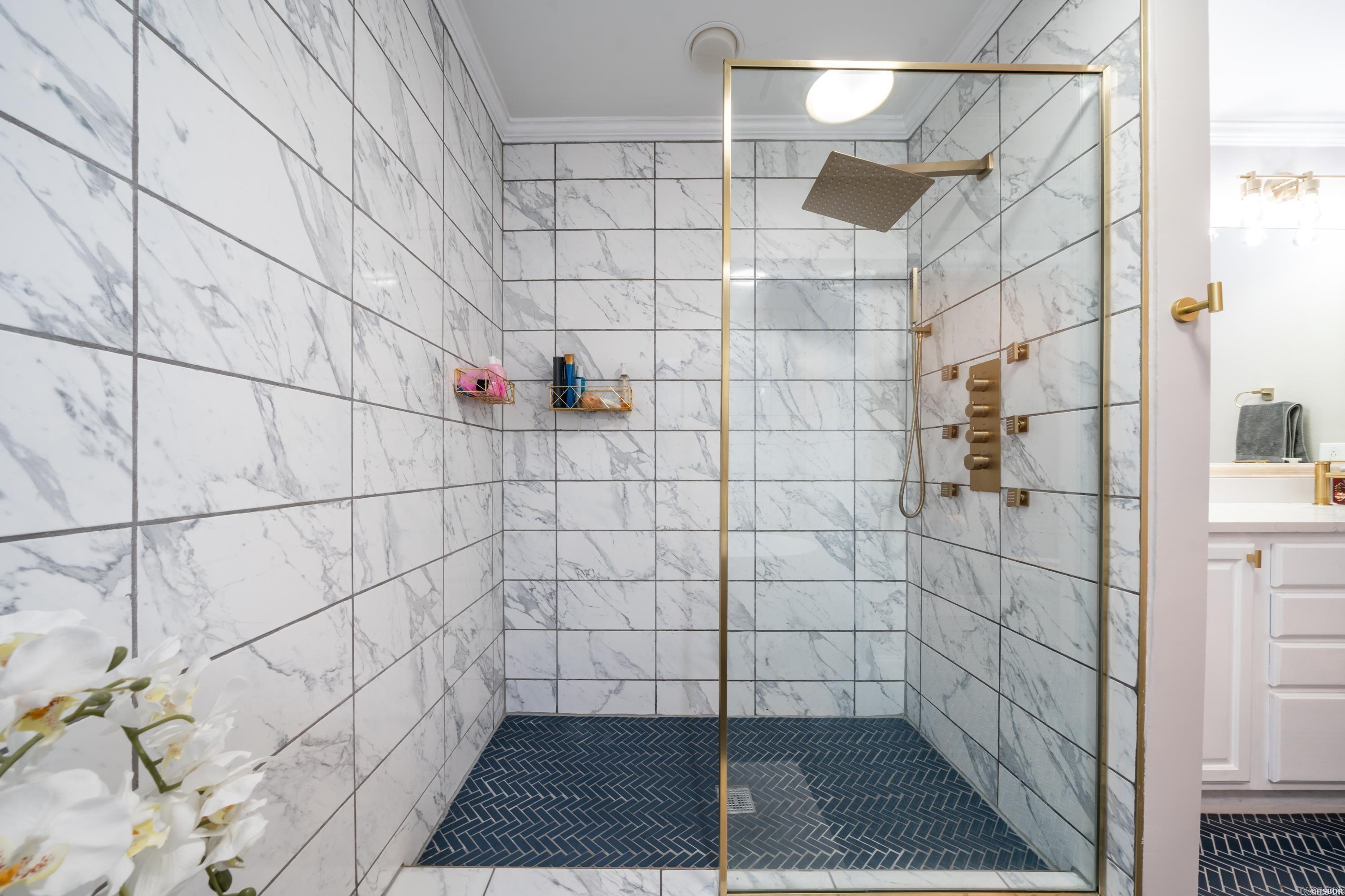 GRAND POINTE VIEW HPR - Residential