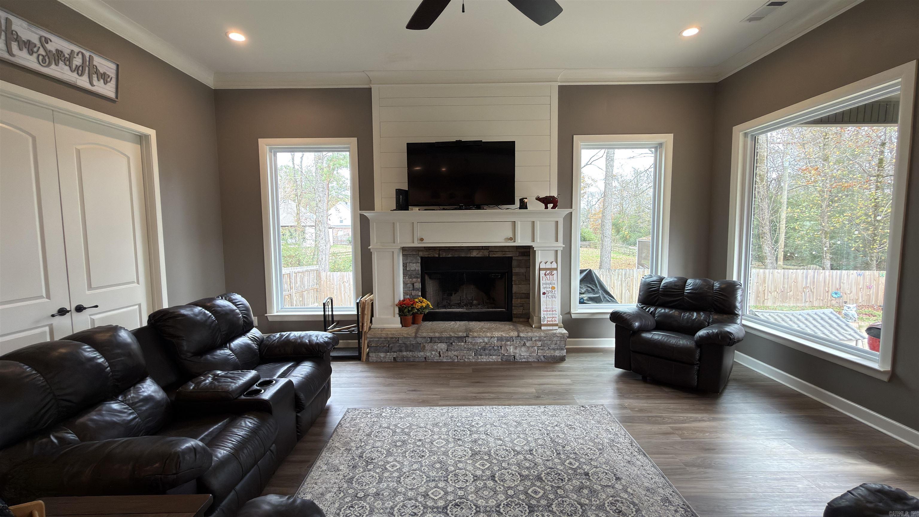 DAWSONS POINTE - Residential