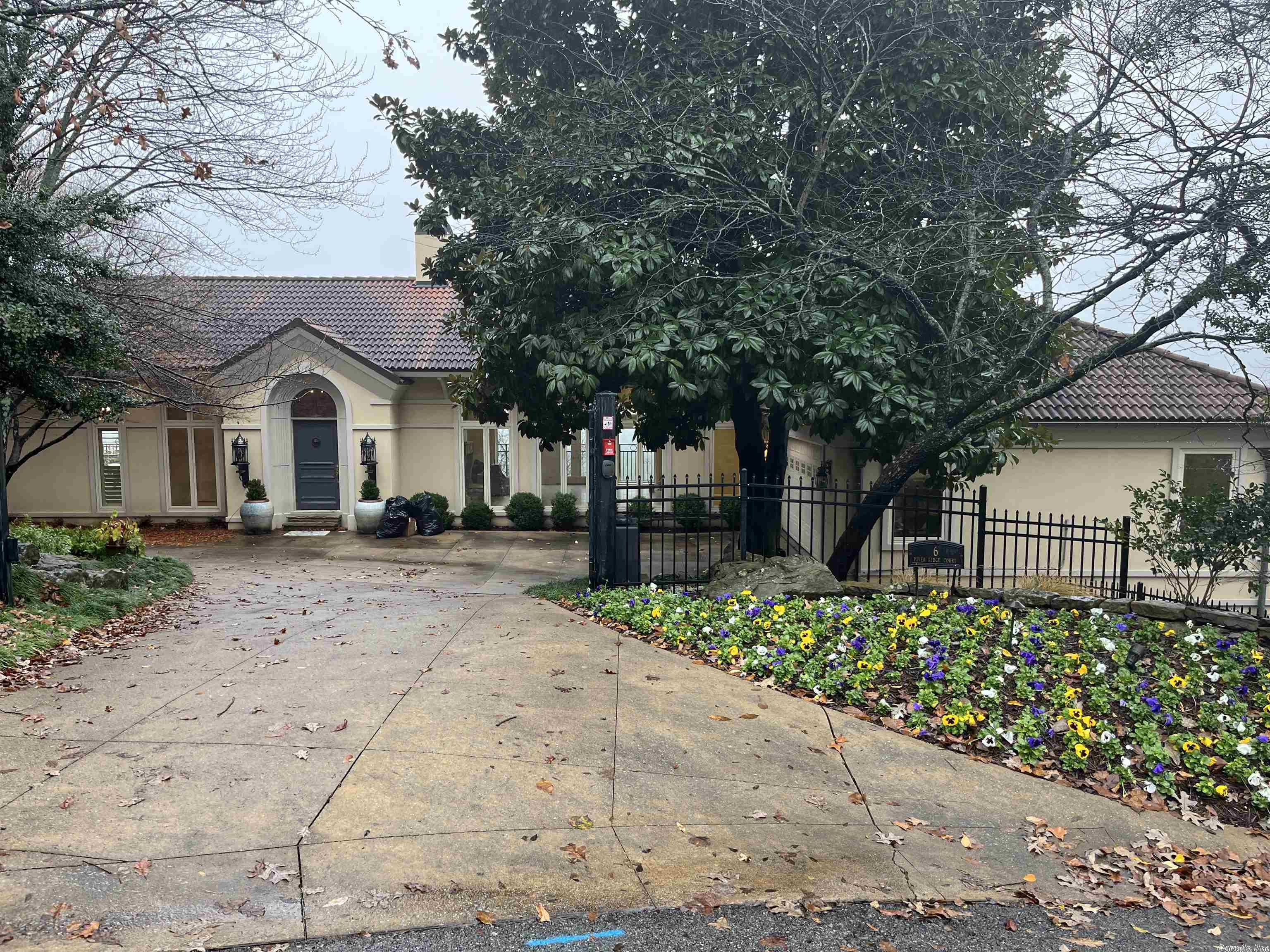 Riverview Manor - Residential