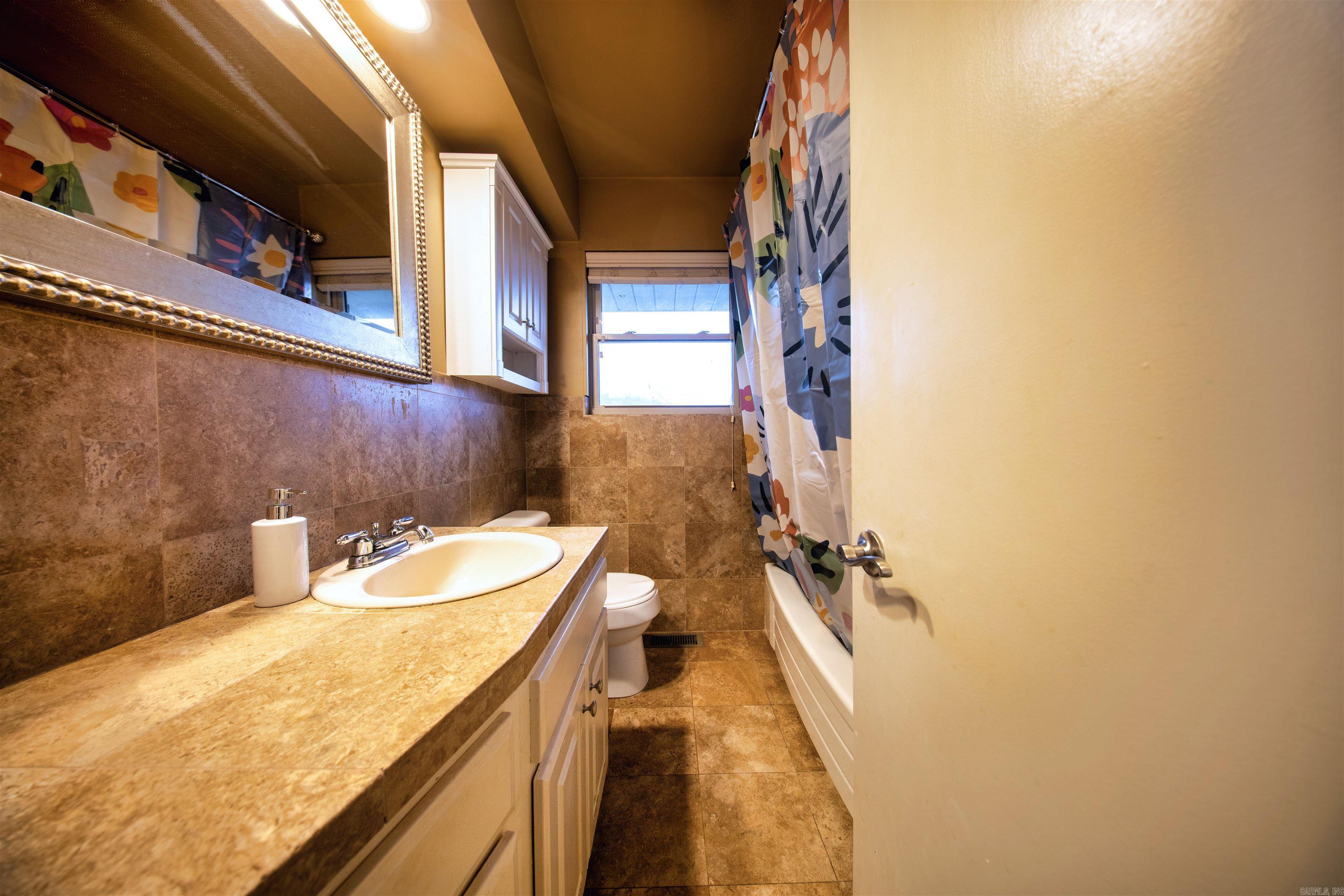 CEDAR HILL TERR - Residential