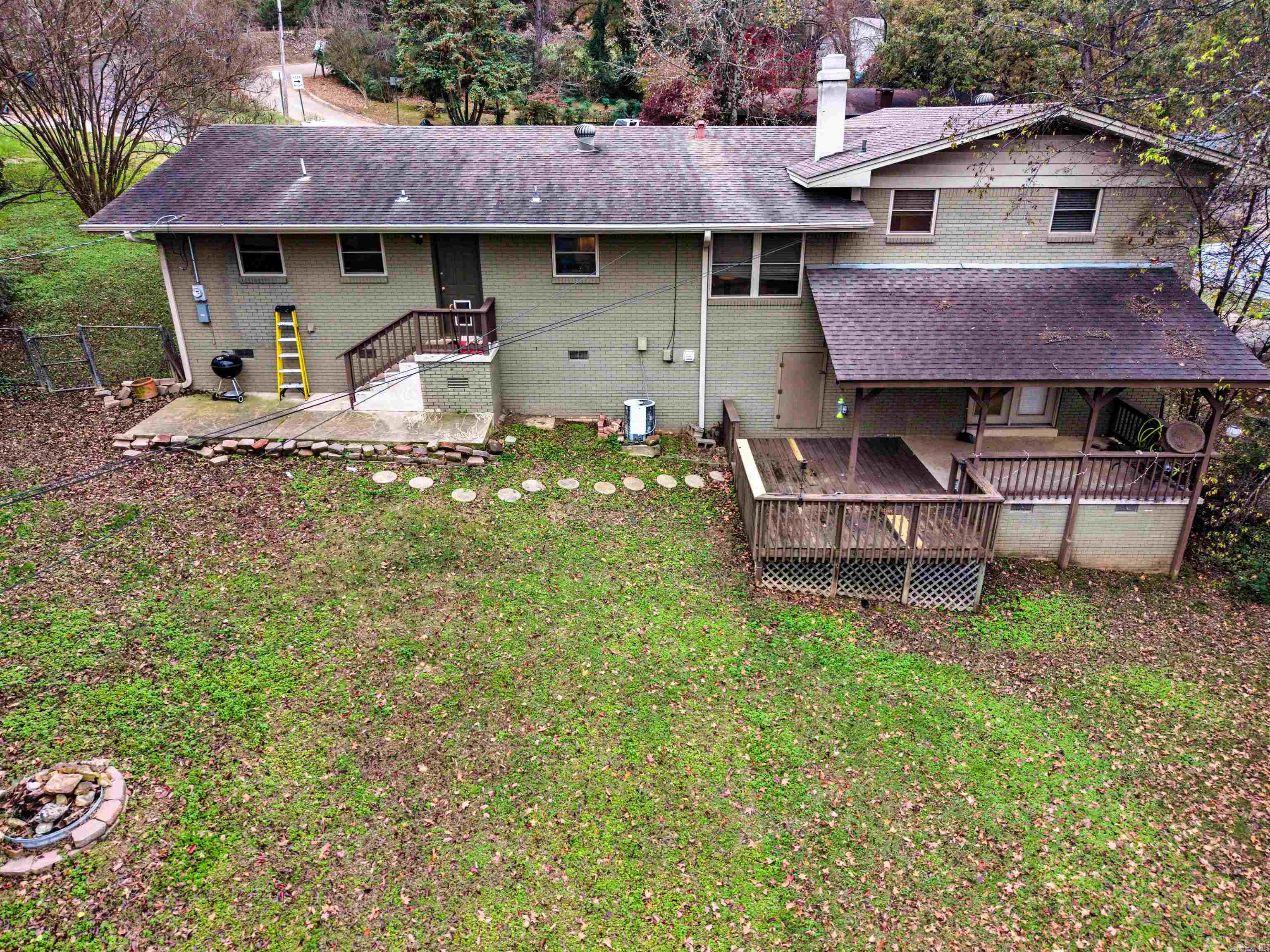 CEDAR HILL TERR - Residential