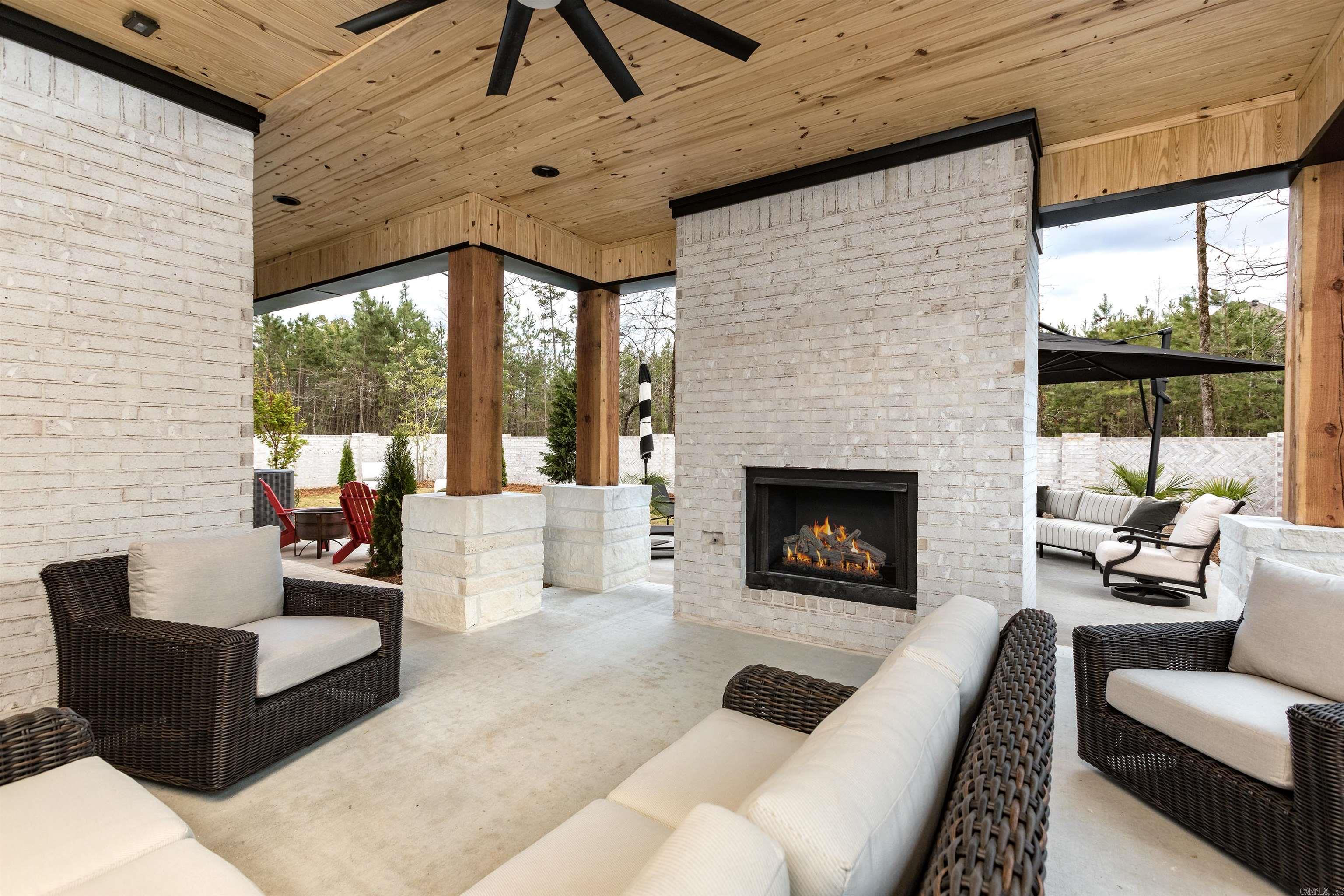 CHENAL VALLEY HALLEN COURT - Residential