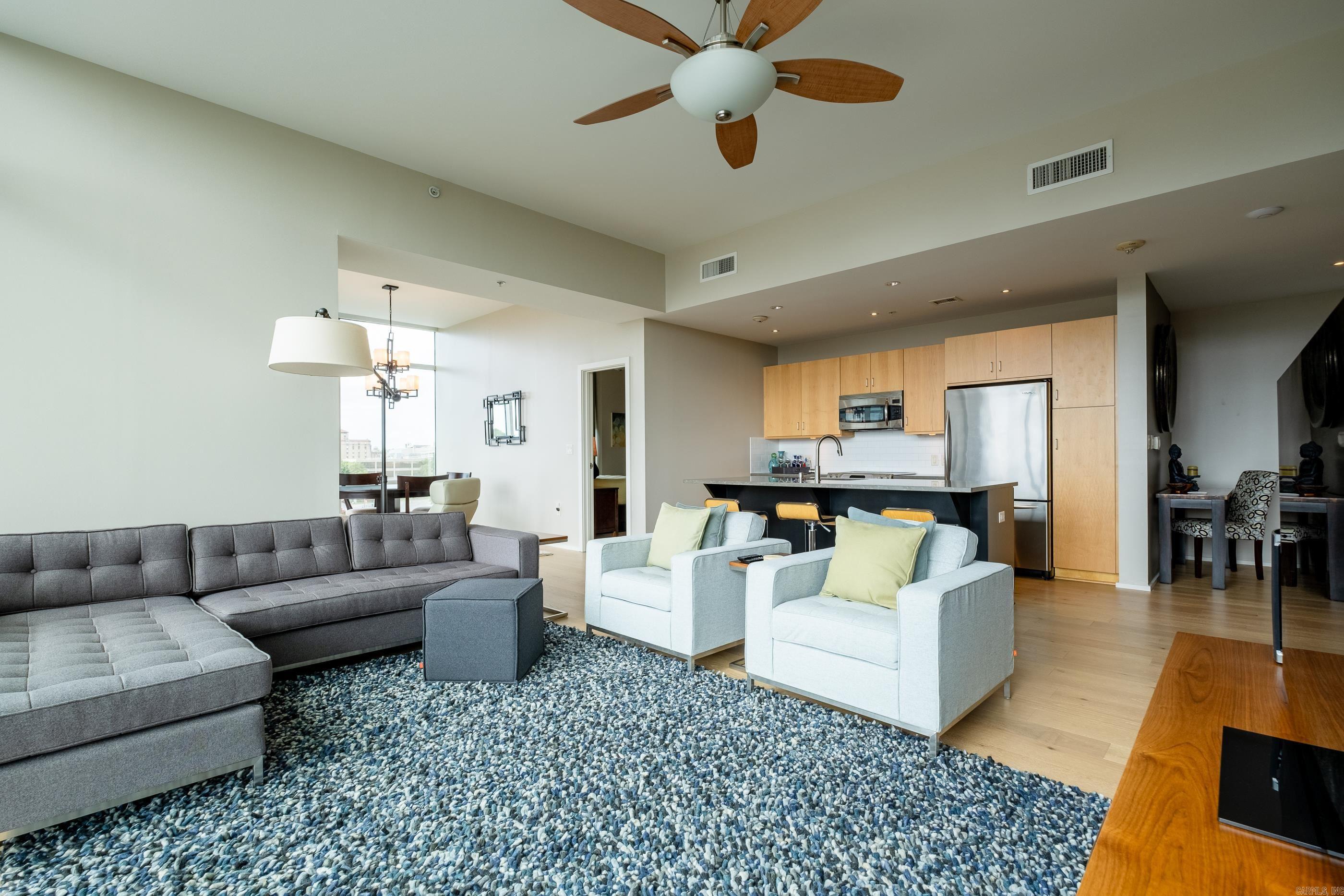 300 THIRD HPR - Residential