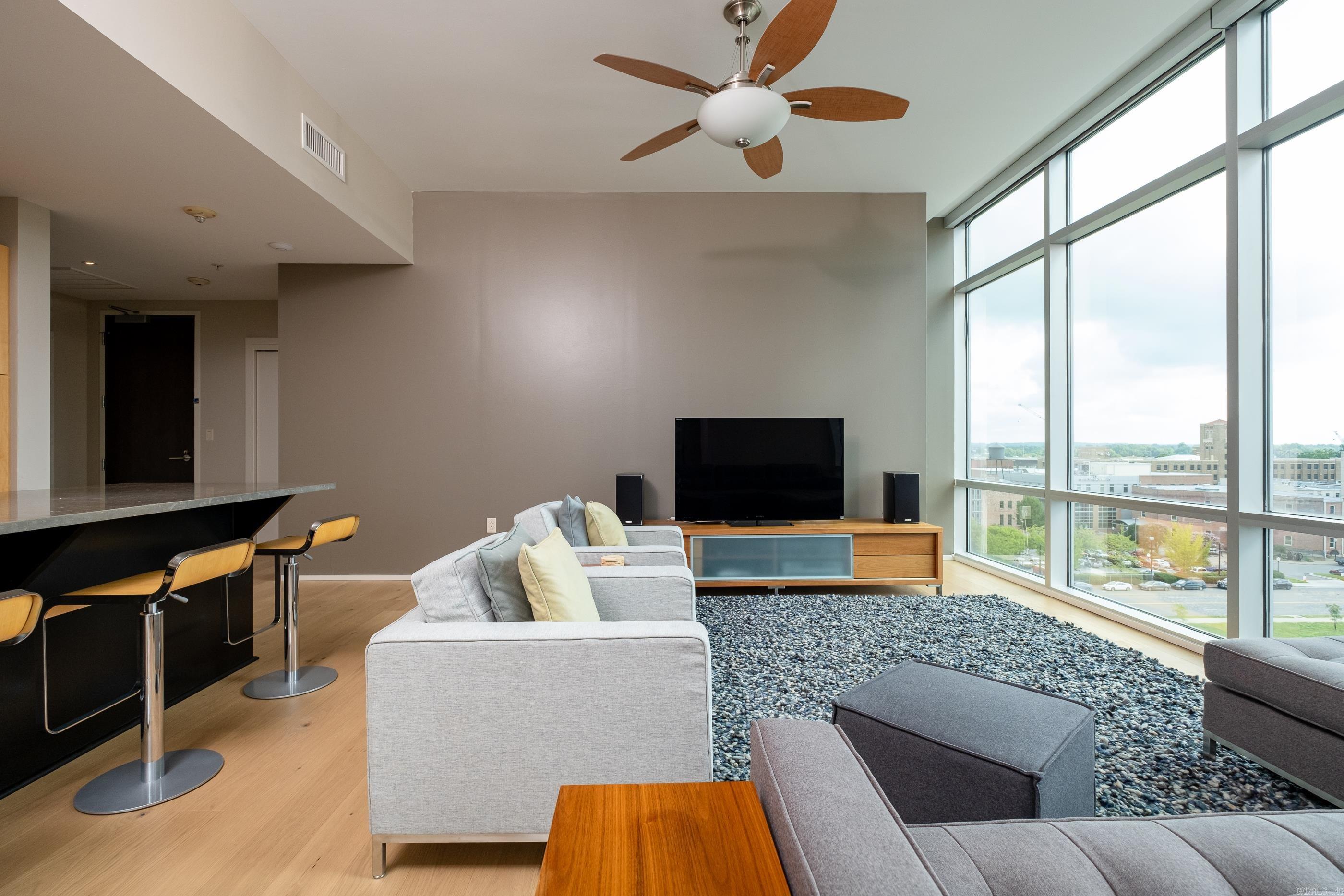 300 THIRD HPR - Residential