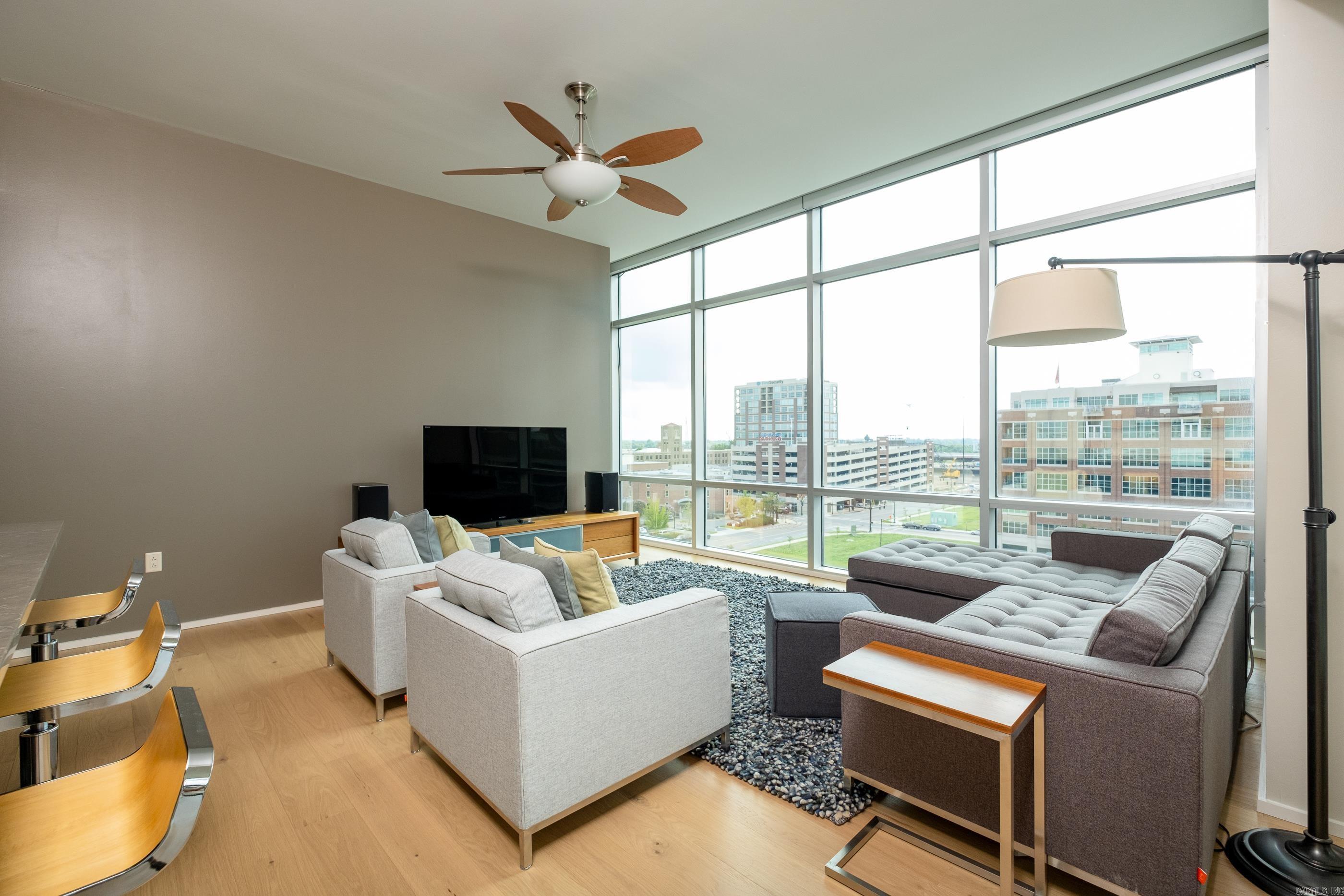 300 THIRD HPR - Residential