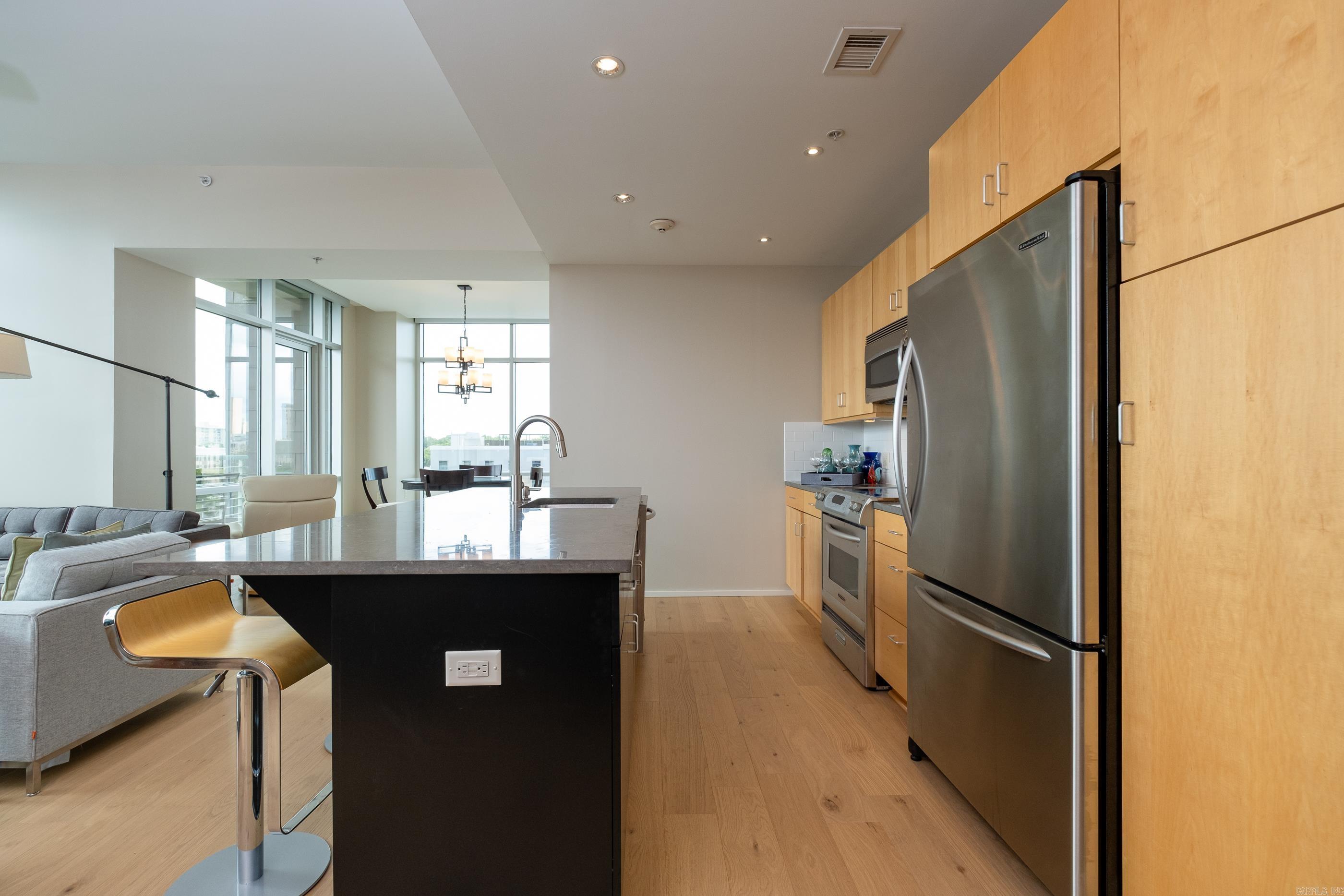 300 THIRD HPR - Residential