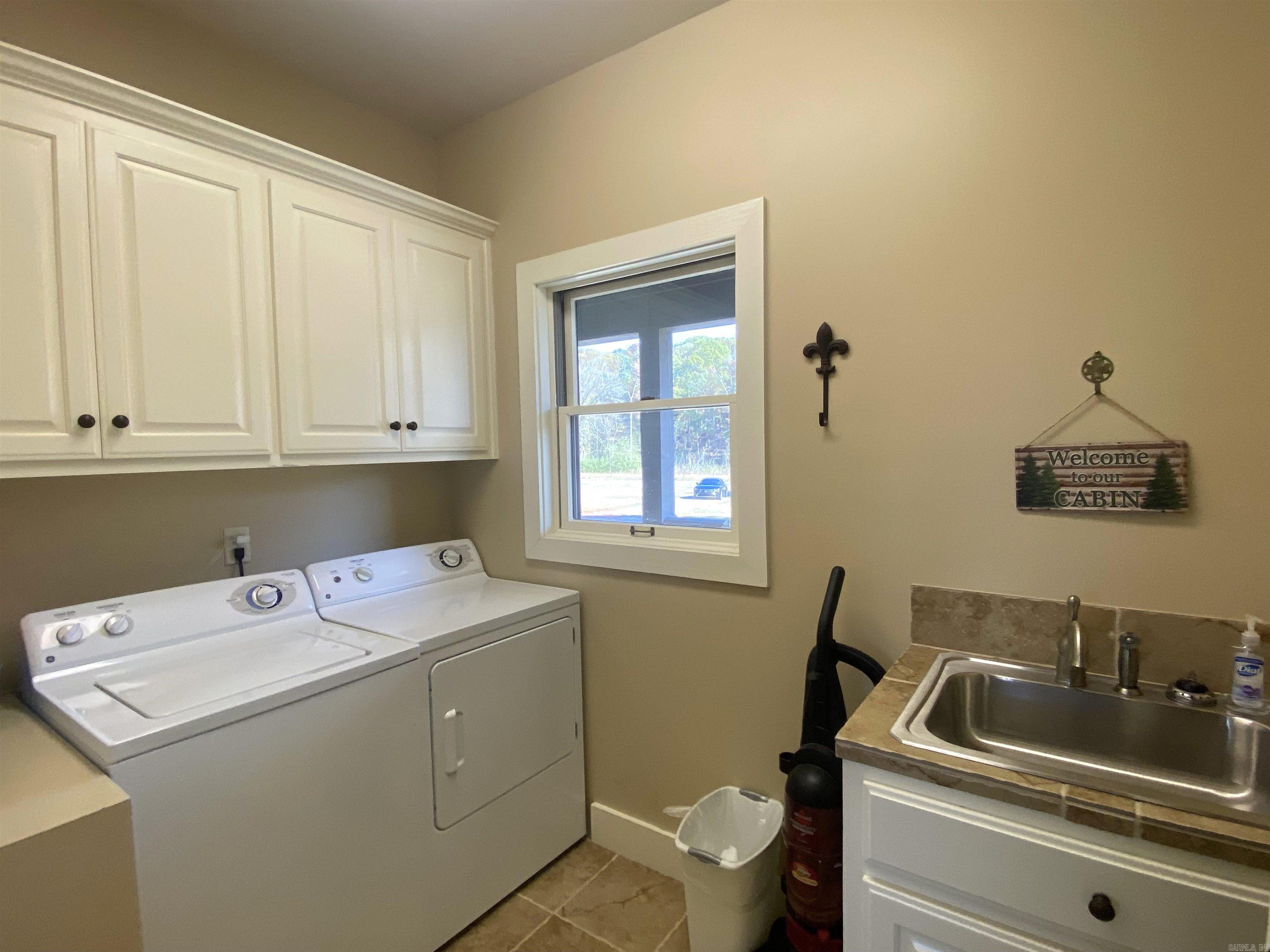 EAST RIVER DRIVE ESTATES - Residential