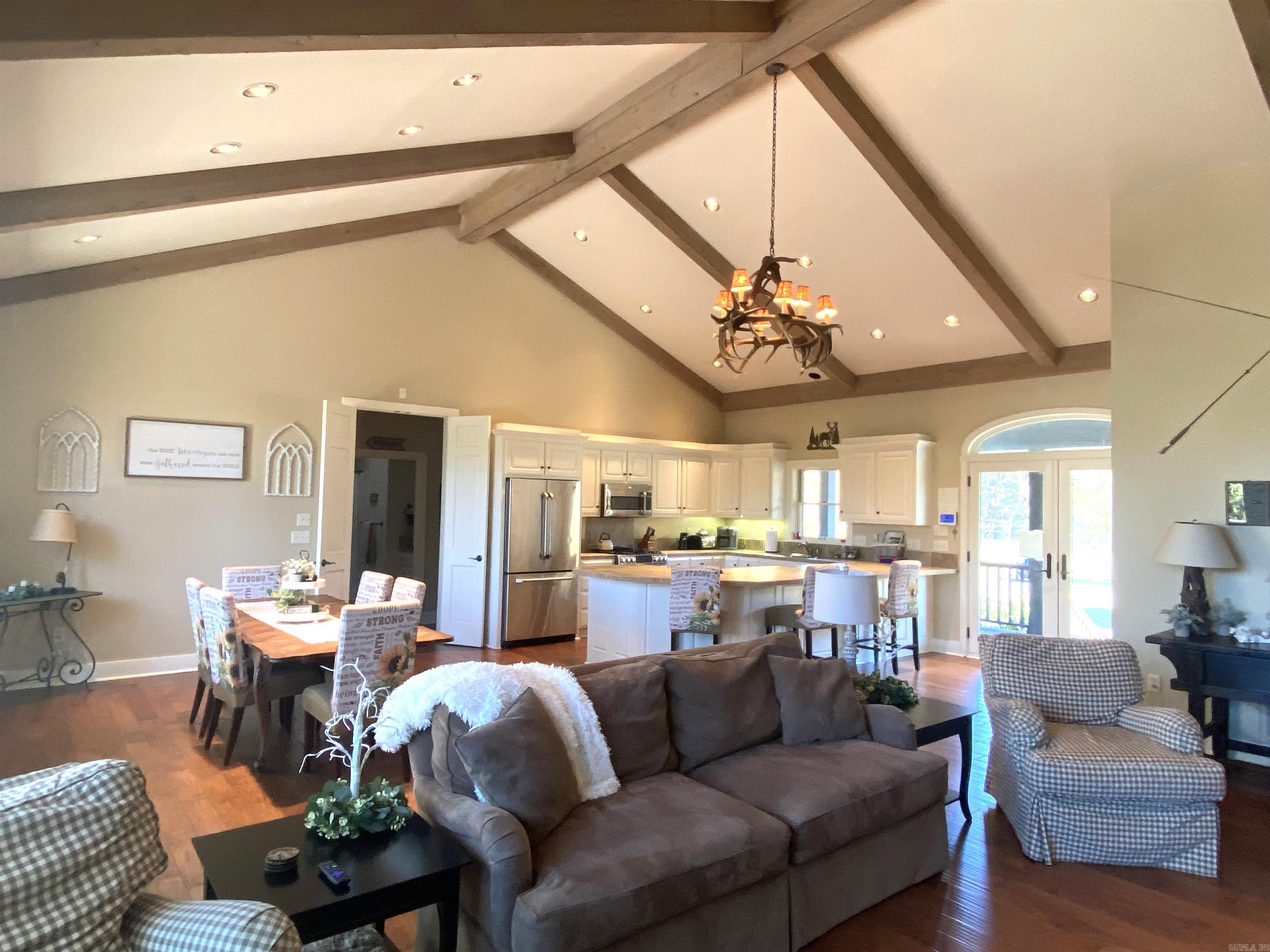 EAST RIVER DRIVE ESTATES - Residential