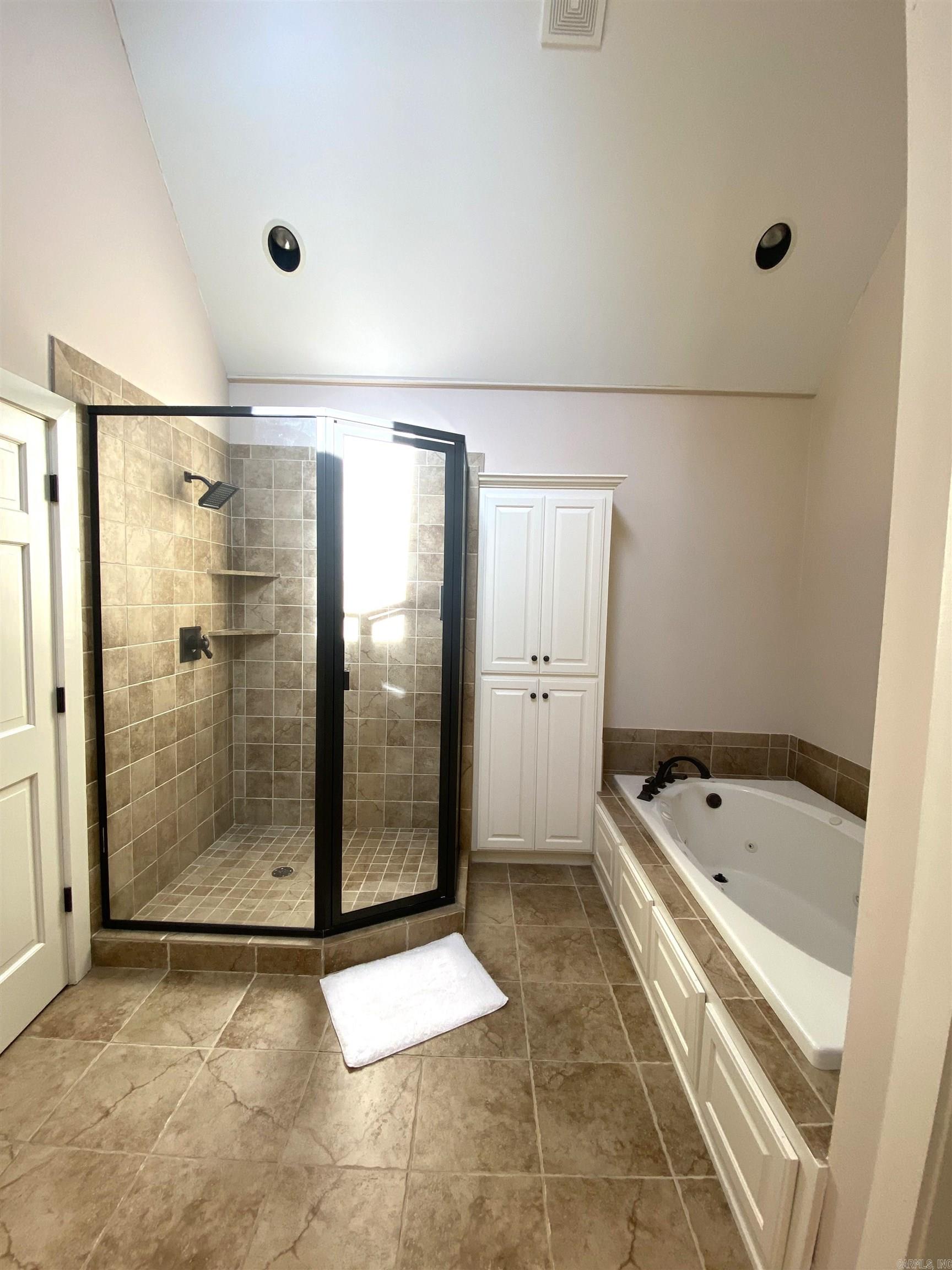 EAST RIVER DRIVE ESTATES - Residential