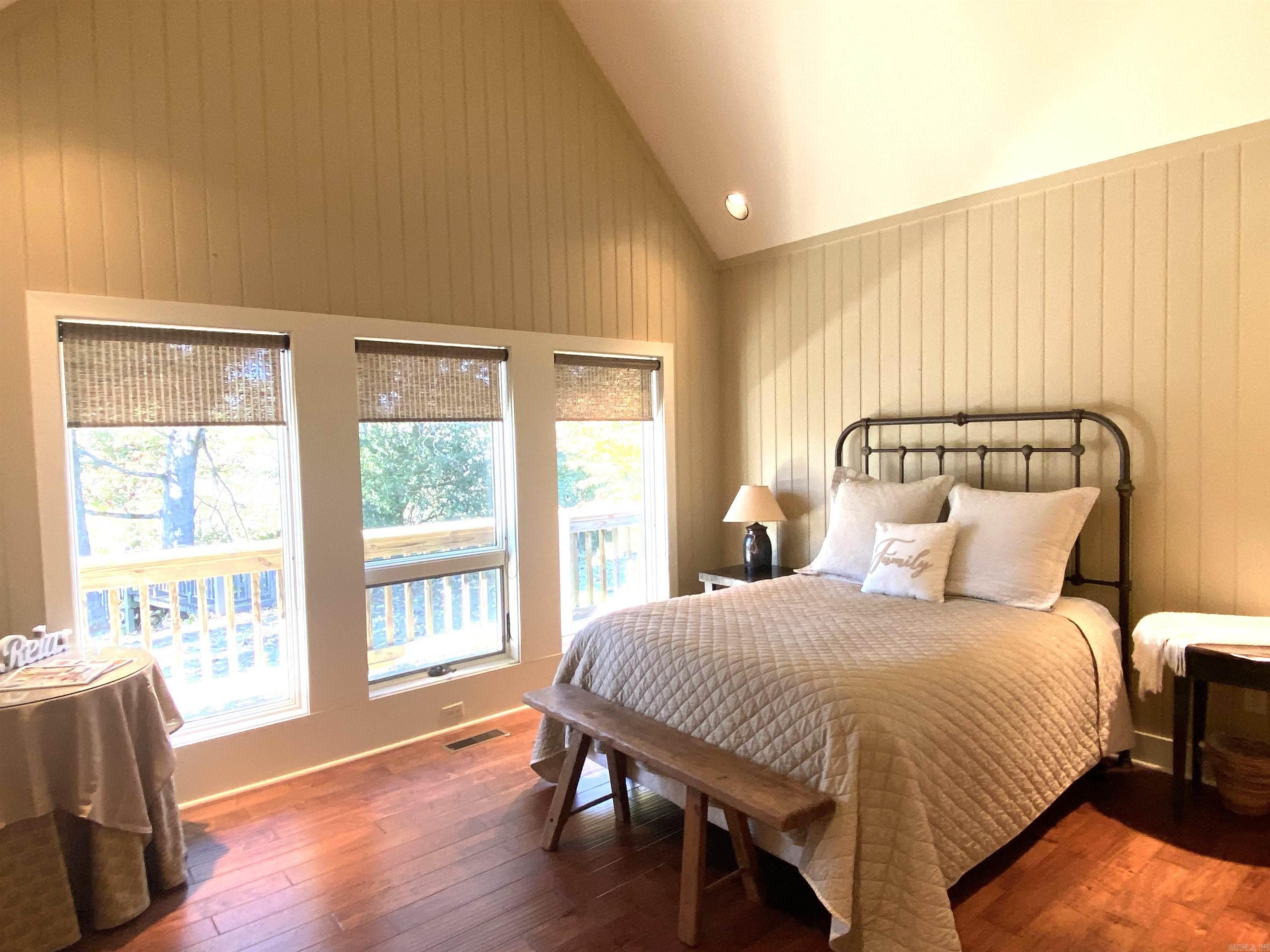 EAST RIVER DRIVE ESTATES - Residential